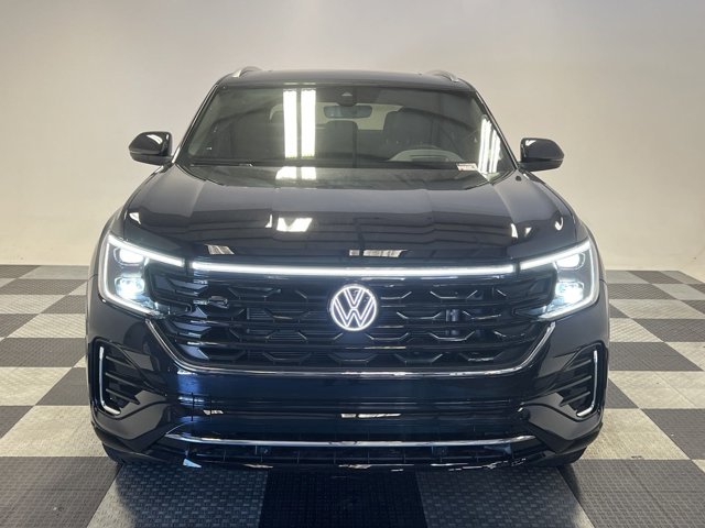 2024 Volkswagen Atlas Cross Sport 2.0T SEL R-Line 2