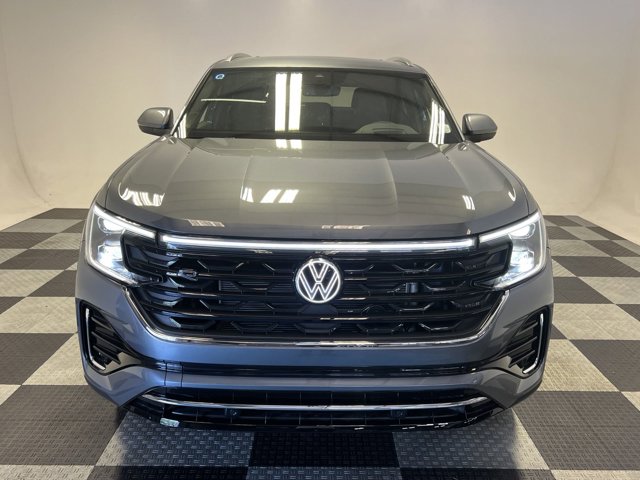 2024 Volkswagen Atlas Cross Sport 2.0T SEL R-Line 2