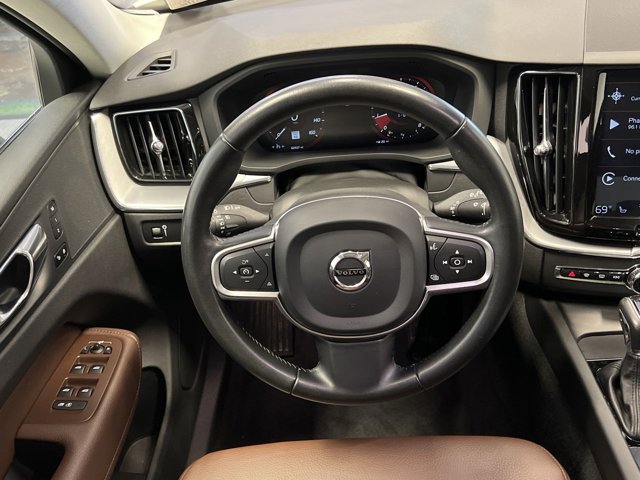 2020 Volvo XC60 T6 Momentum 20