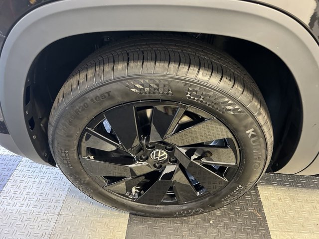 2024 Volkswagen Atlas 2.0T SE w/Technology 9