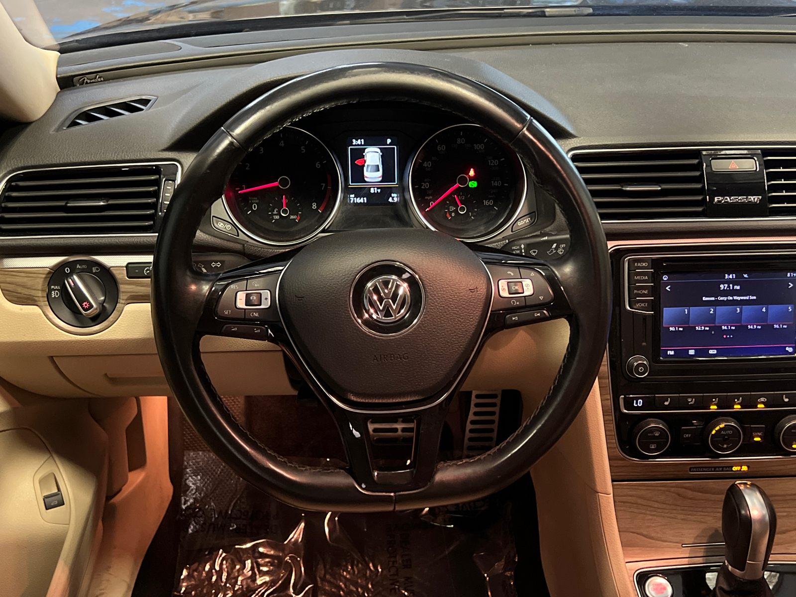 2018 Volkswagen Passat 2.0T SEL Premium 19