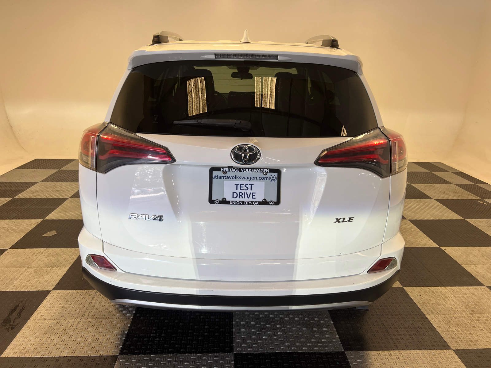 2018 Toyota RAV4 XLE 4