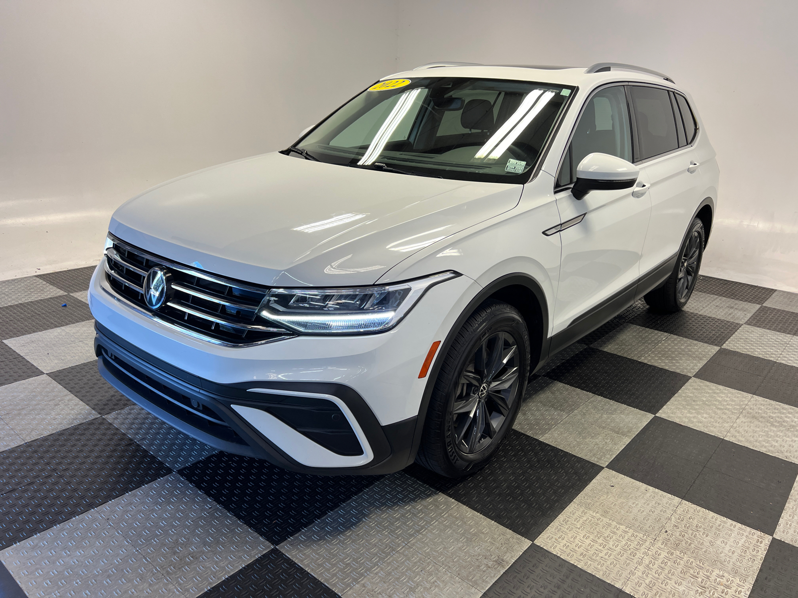 2022 Volkswagen Tiguan 2.0T SE 3