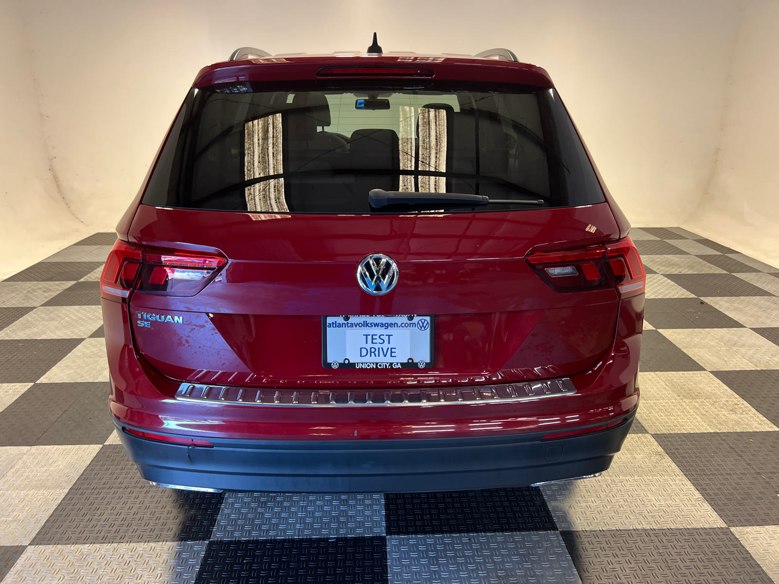 2019 Volkswagen Tiguan 2.0T SE 4