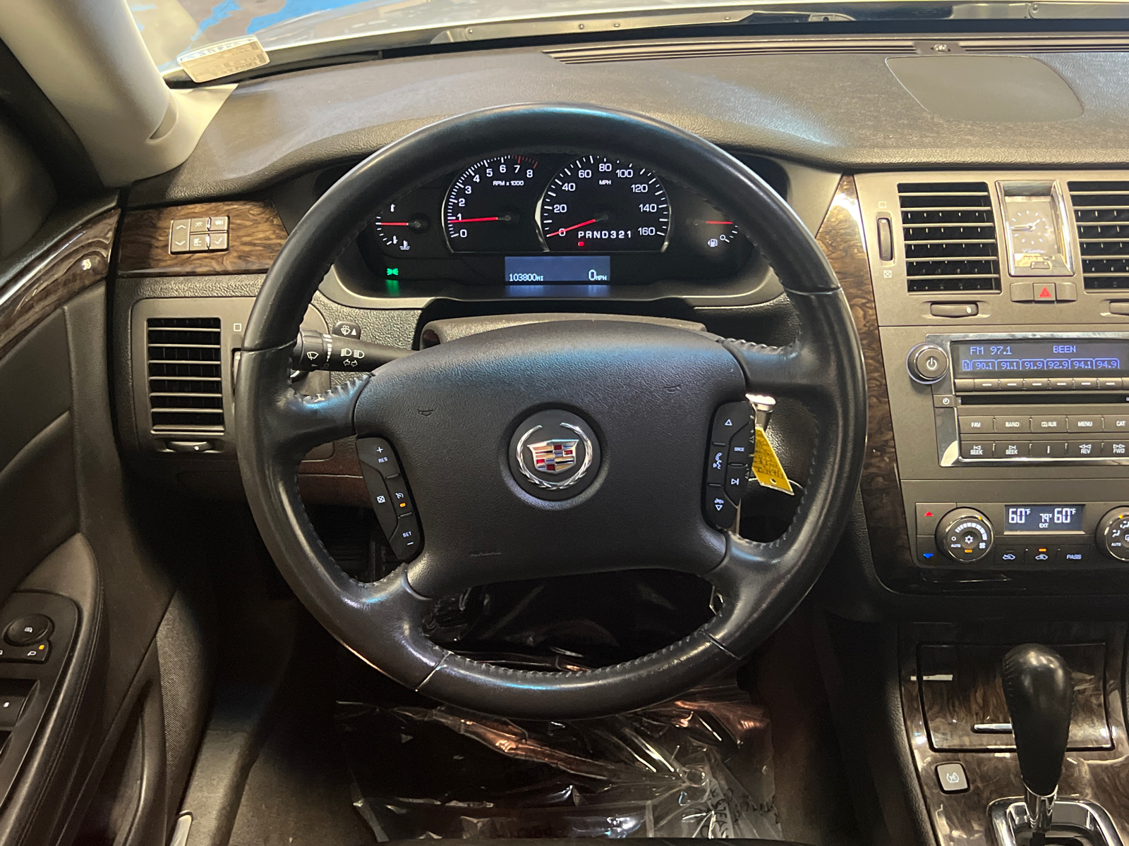 2011 Cadillac DTS Base 19