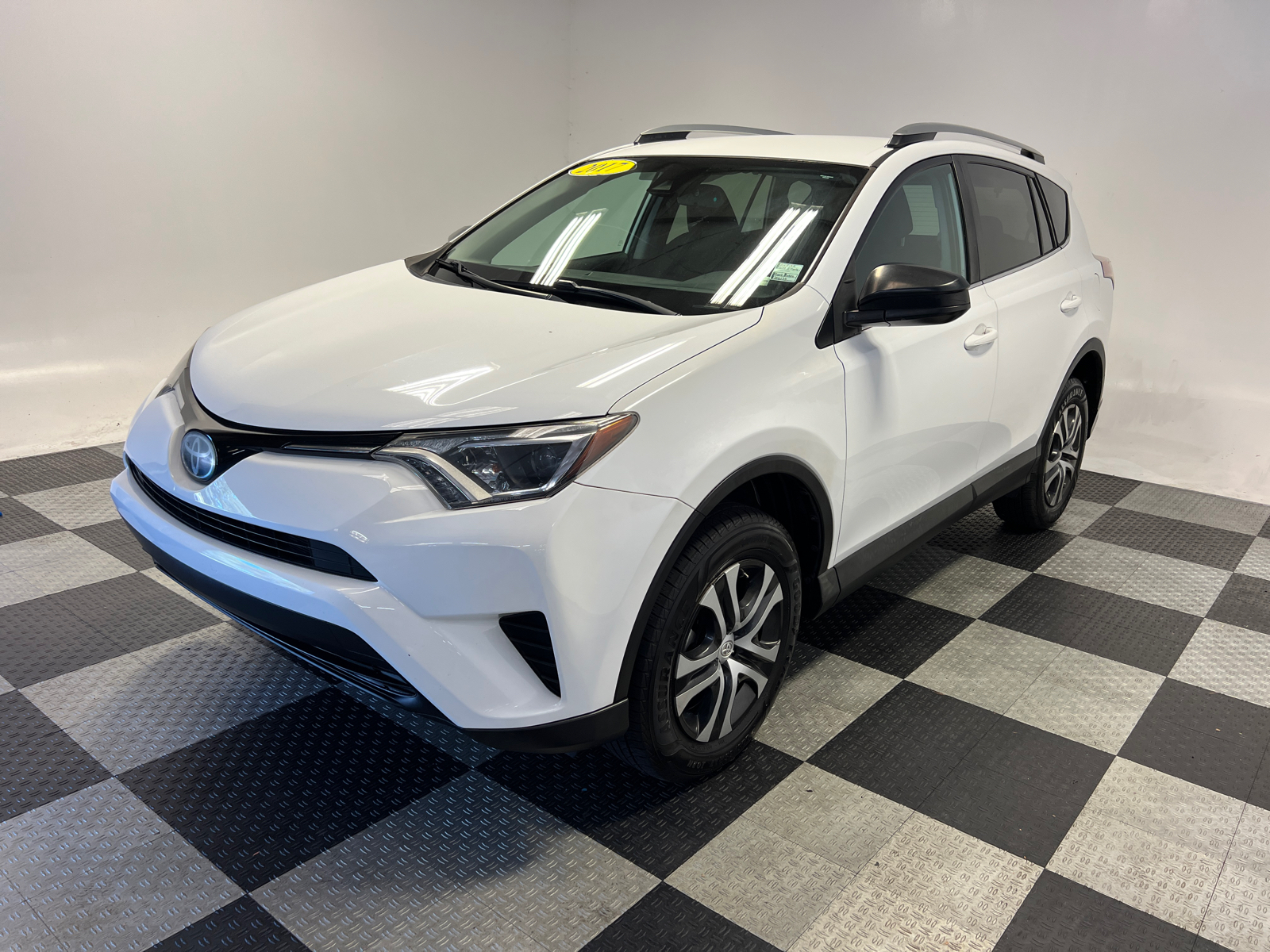 2017 Toyota RAV4 LE 3