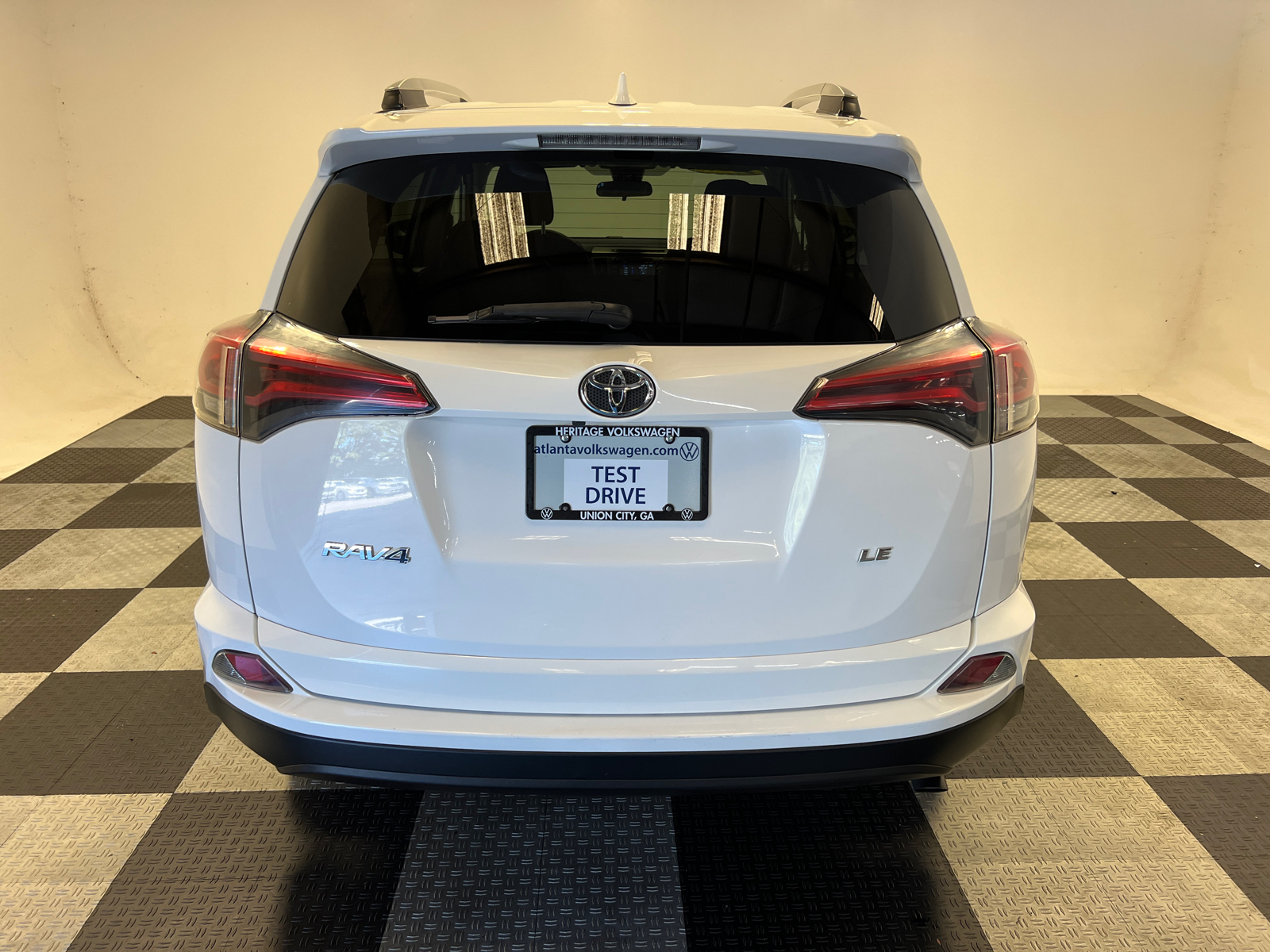 2017 Toyota RAV4 LE 4