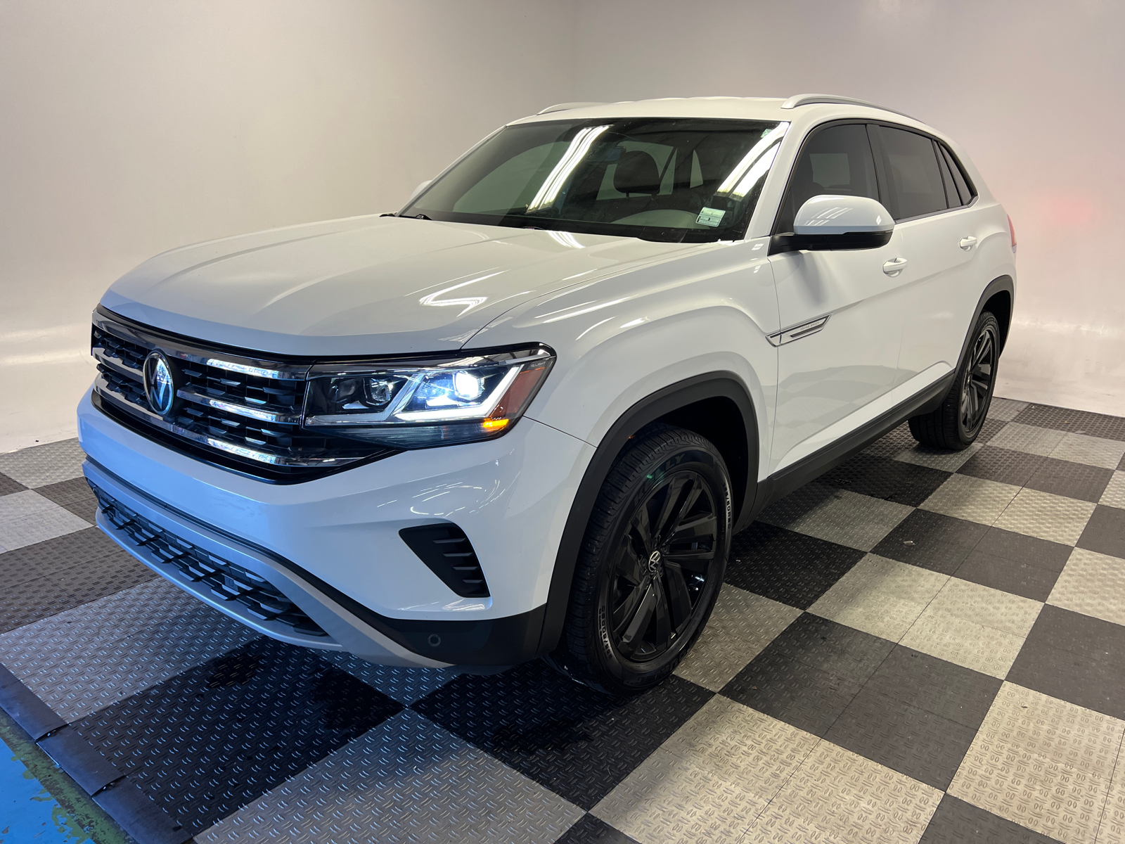 2021 Volkswagen Atlas Cross Sport 3.6L V6 SE w/Technology 3