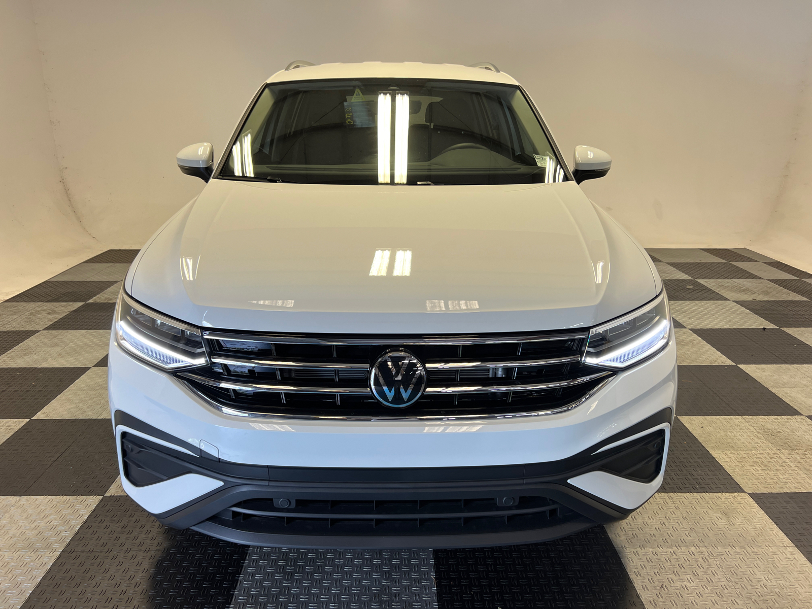 2024 Volkswagen Tiguan 2.0T SE 2