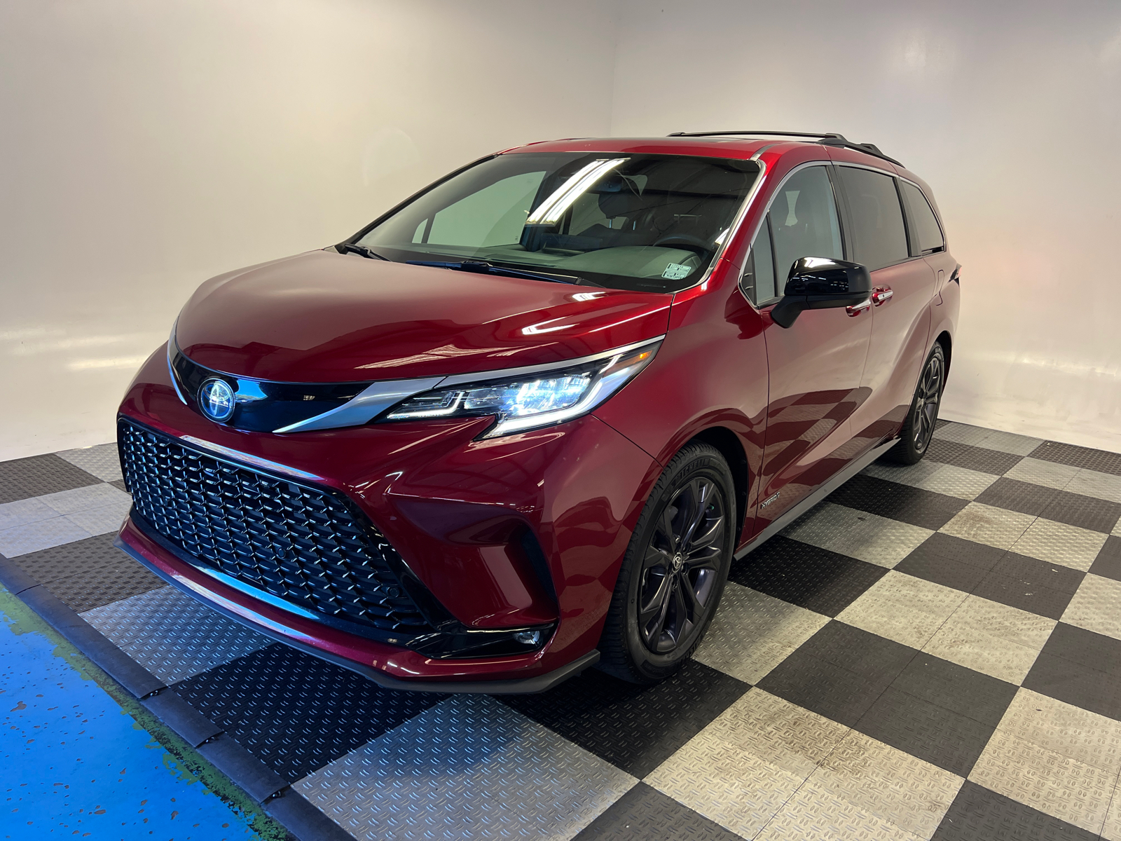 2021 Toyota Sienna XSE 3