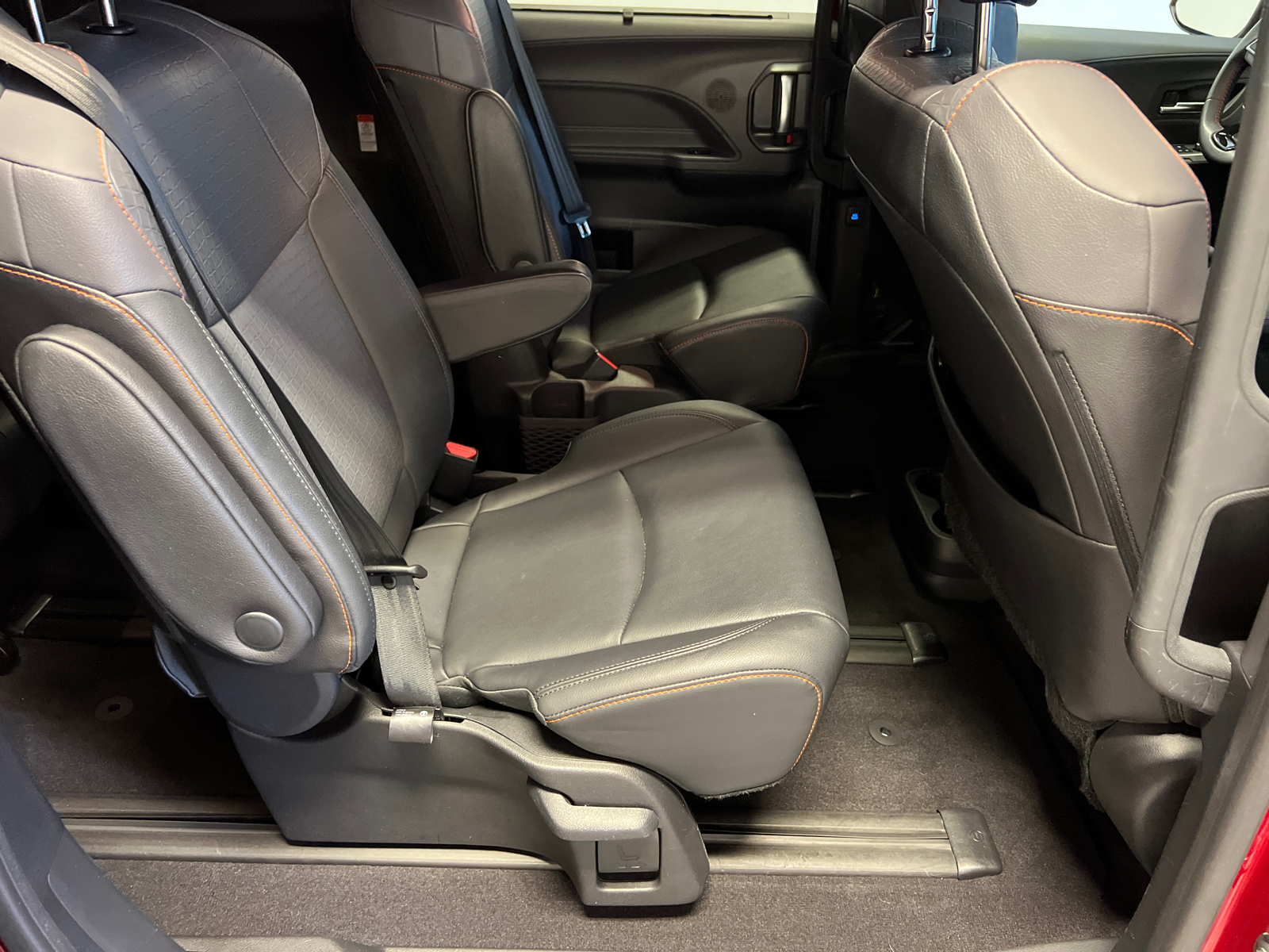 2021 Toyota Sienna XSE 13