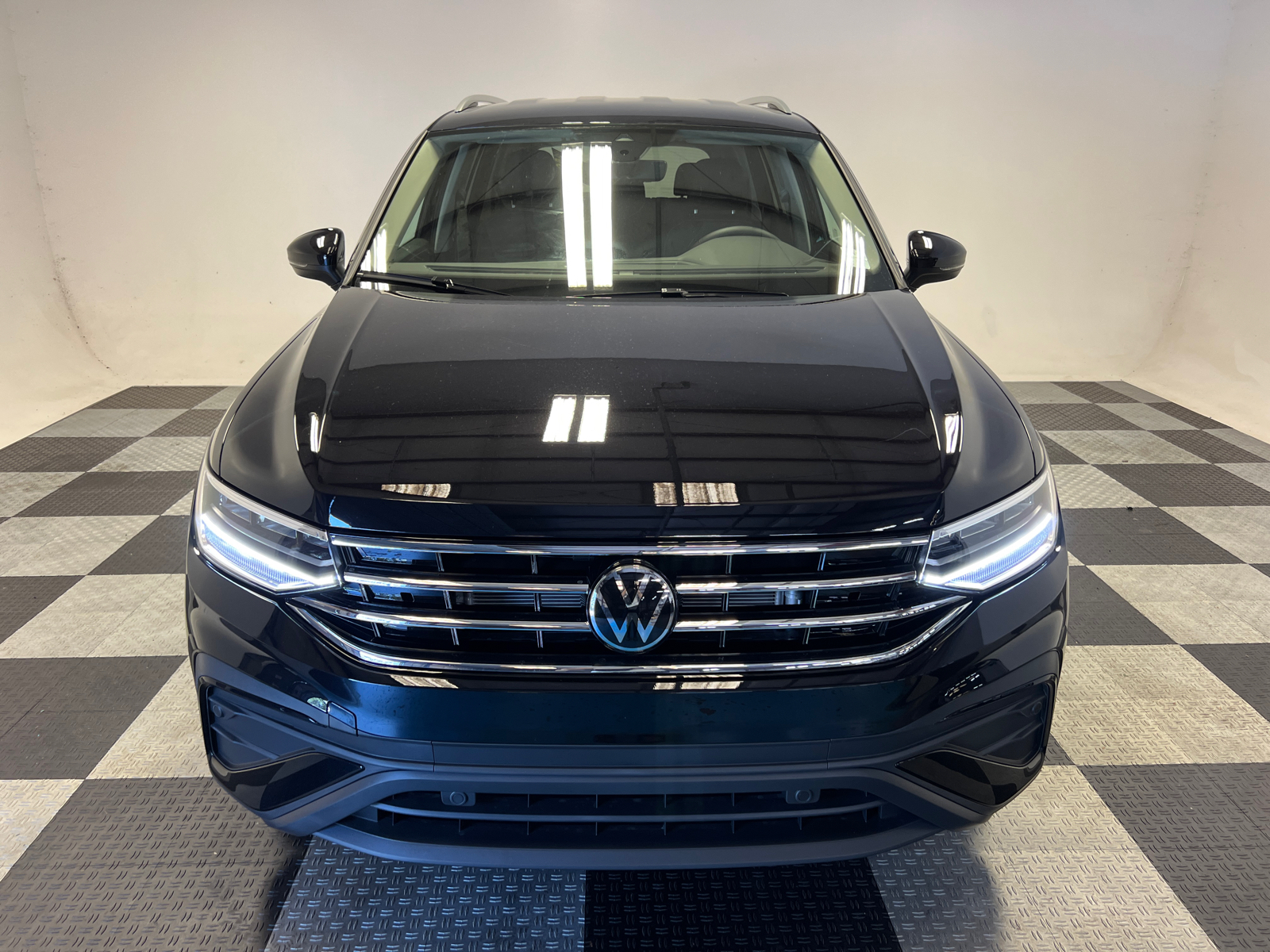 2024 Volkswagen Tiguan 2.0T SE 2