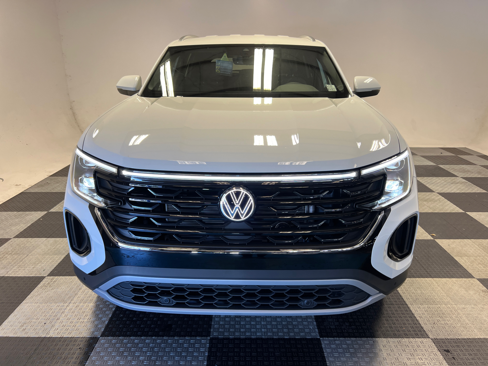 2024 Volkswagen Atlas Cross Sport 2.0T SE w/Technology 2