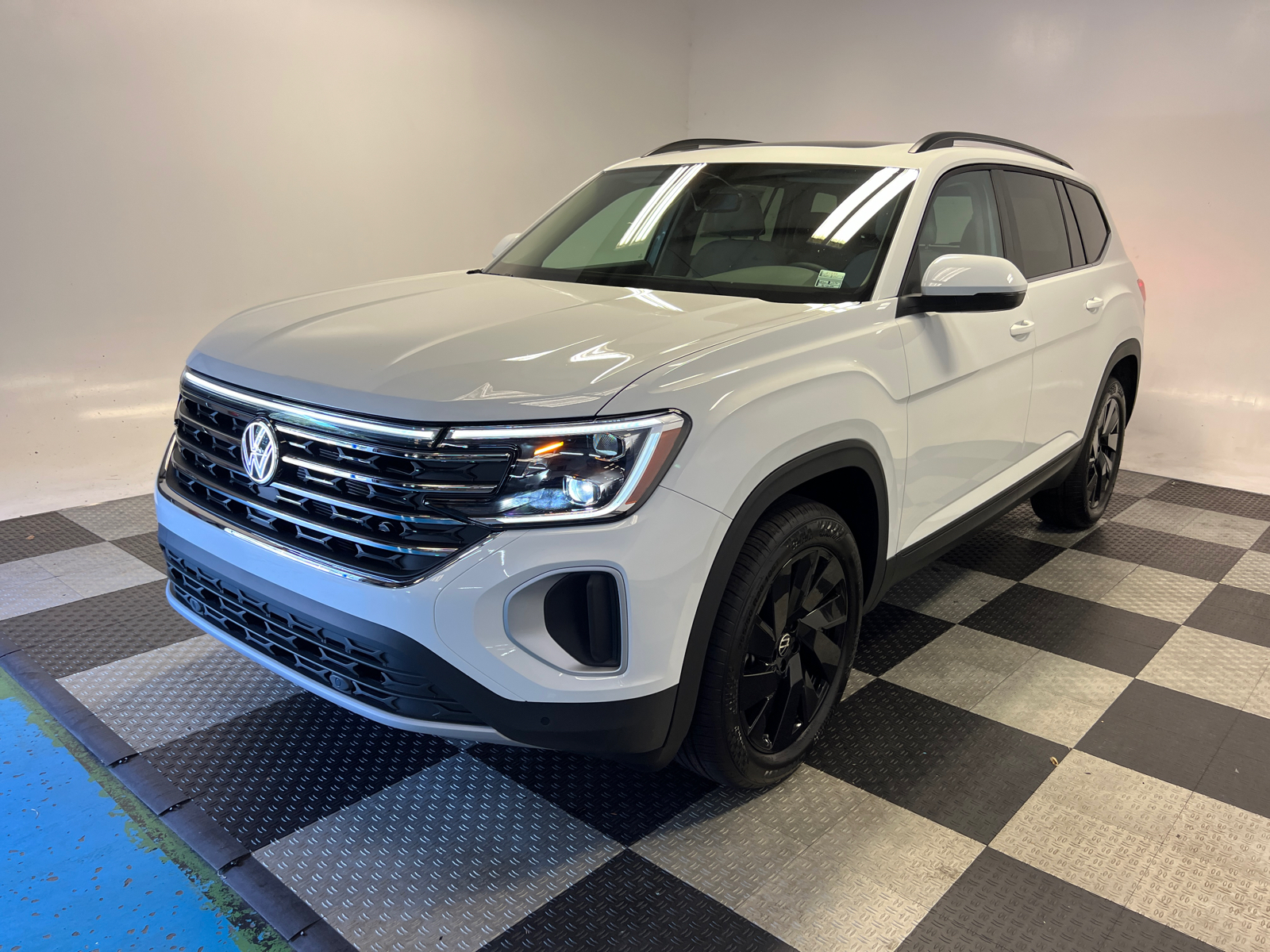 2024 Volkswagen Atlas 2.0T SE w/Technology 3