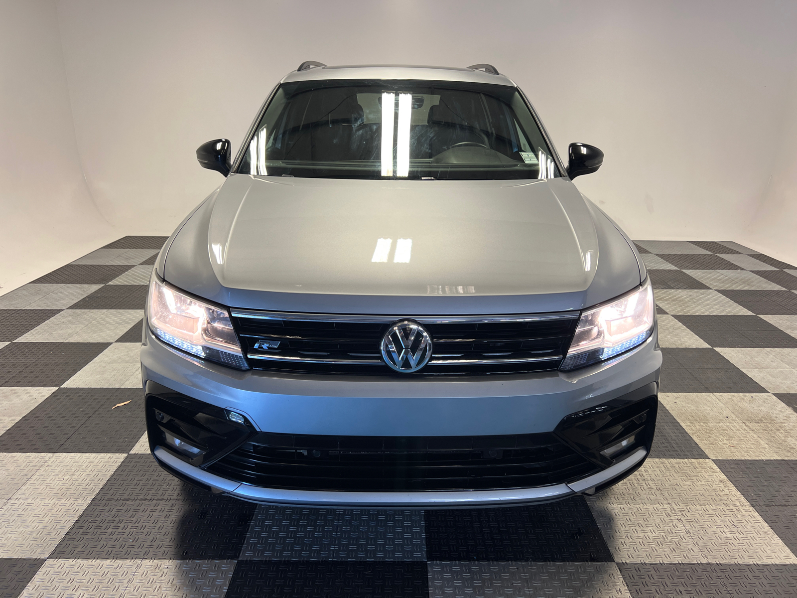 2021 Volkswagen Tiguan 2.0T SE R-Line Black 2