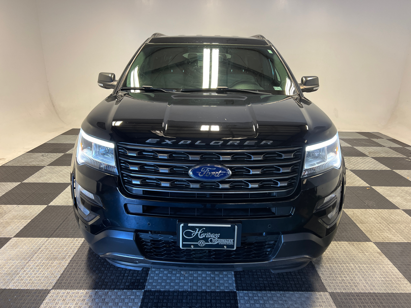 2017 Ford Explorer XLT 2