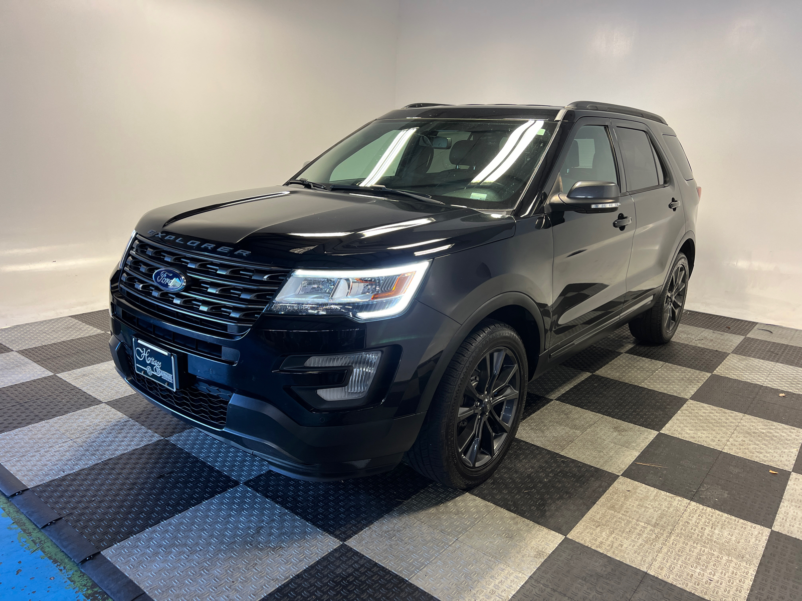 2017 Ford Explorer XLT 3