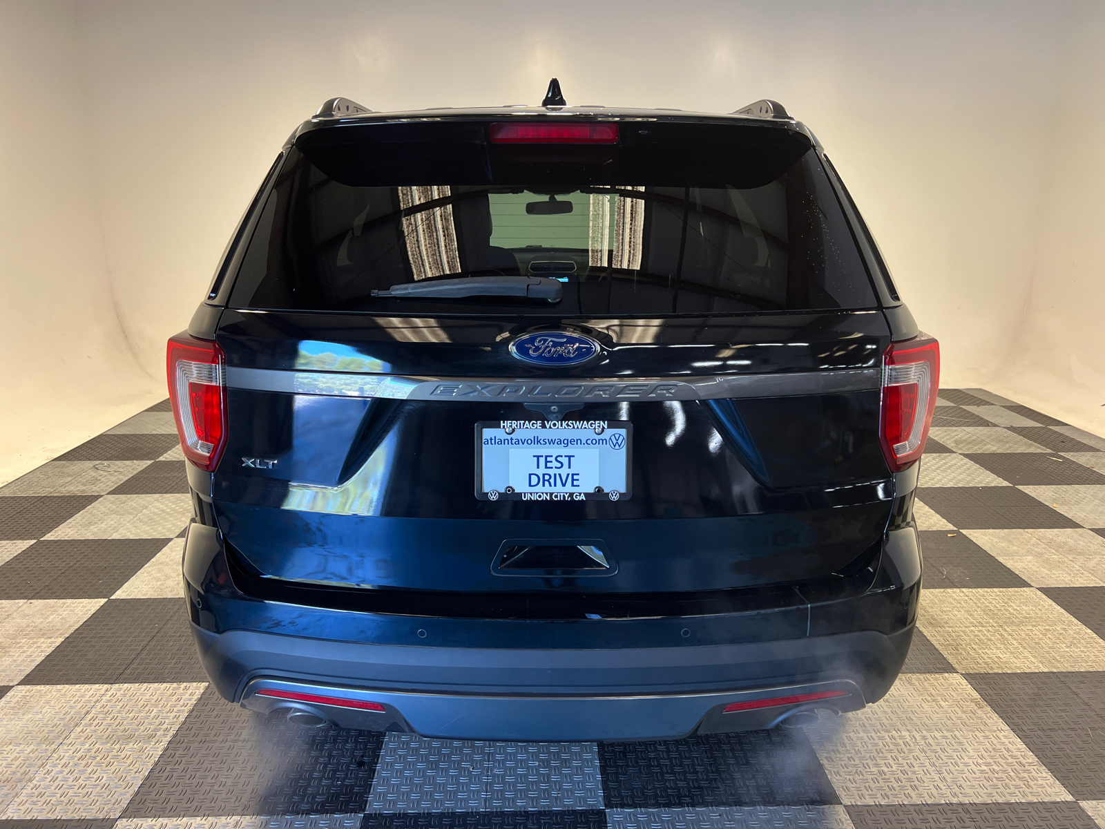 2017 Ford Explorer XLT 4