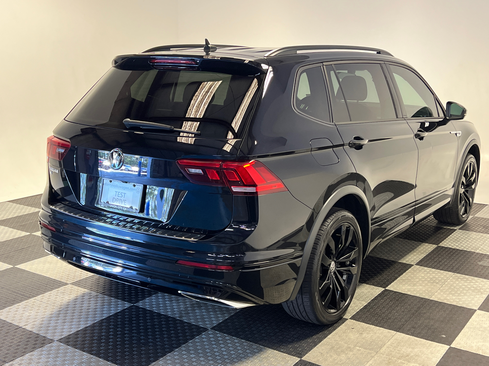 2021 Volkswagen Tiguan 2.0T SE R-Line Black 6