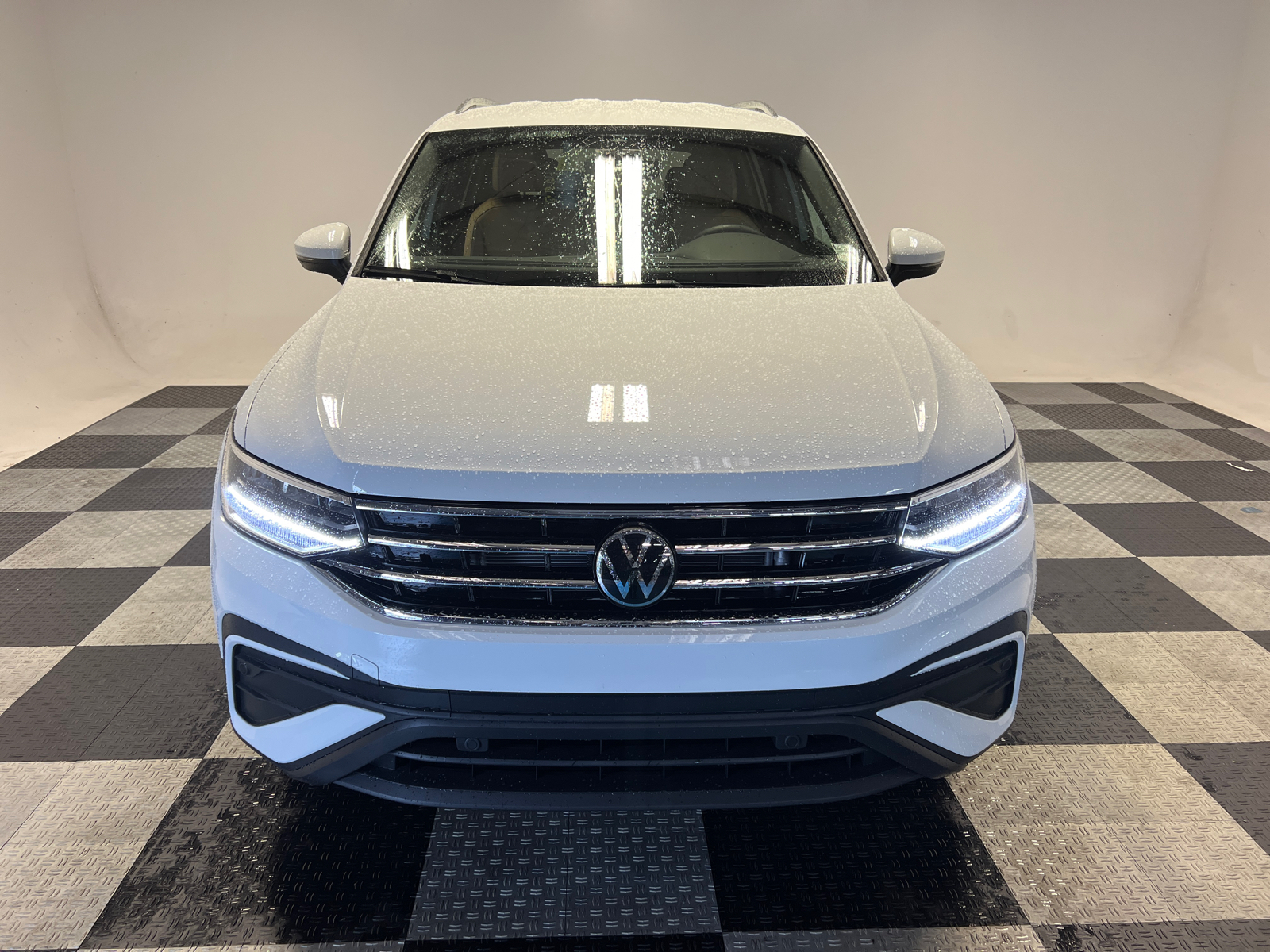 2024 Volkswagen Tiguan 2.0T SE 2