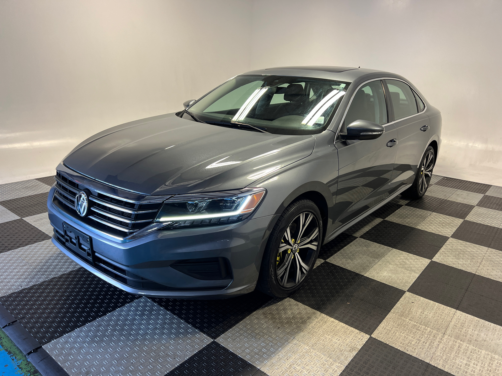 2021 Volkswagen Passat 2.0T SE 3