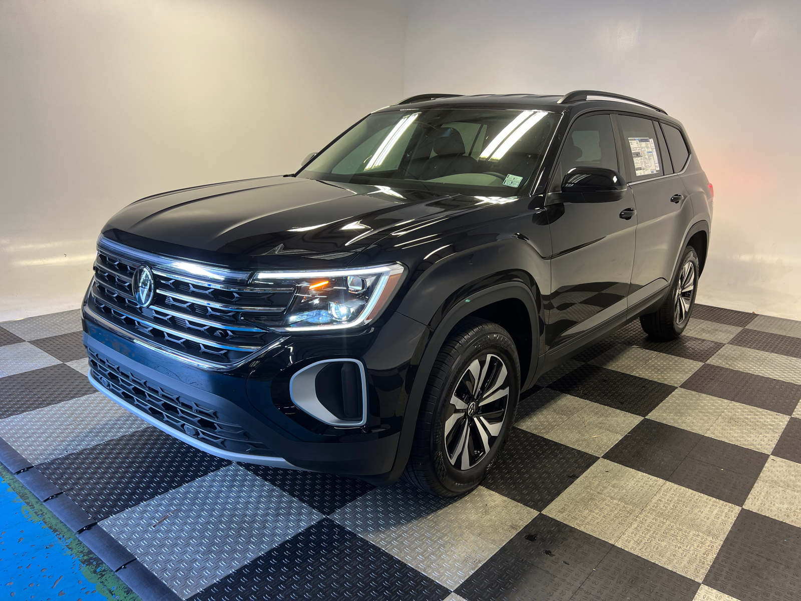 2024 Volkswagen Atlas 2.0T SE 3