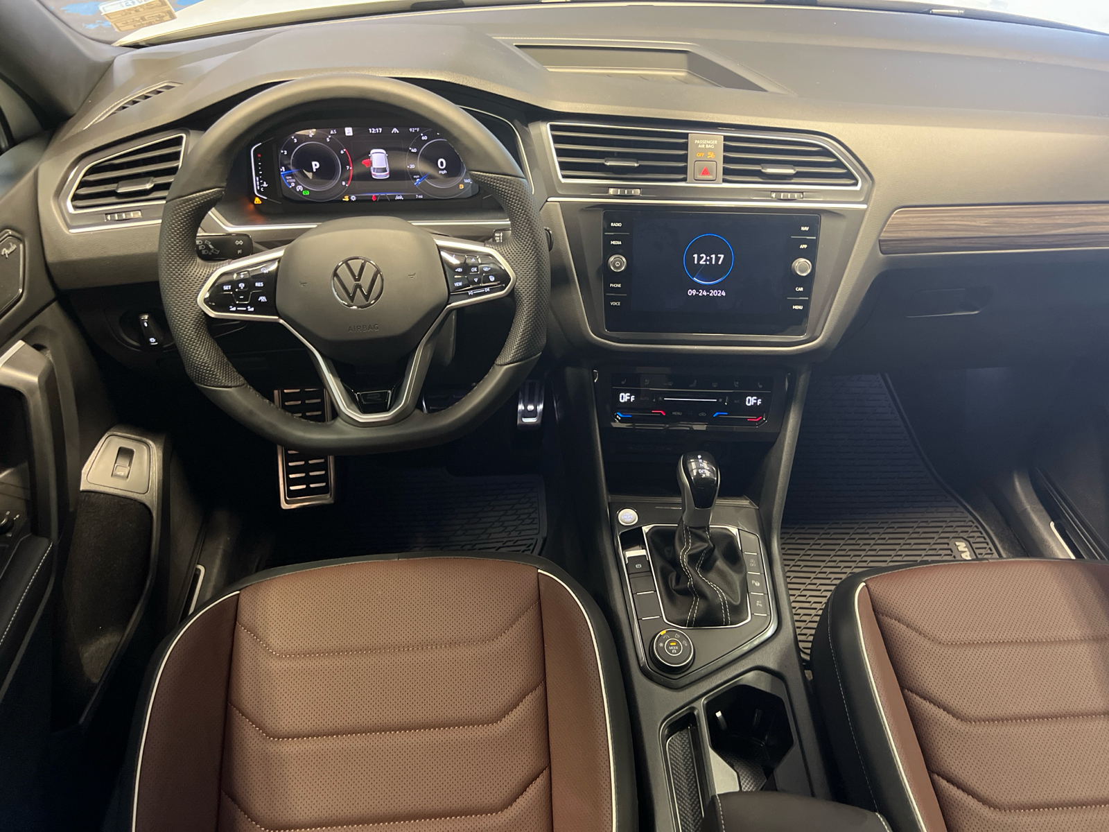 2024 Volkswagen Tiguan 2.0T SEL R-Line 12