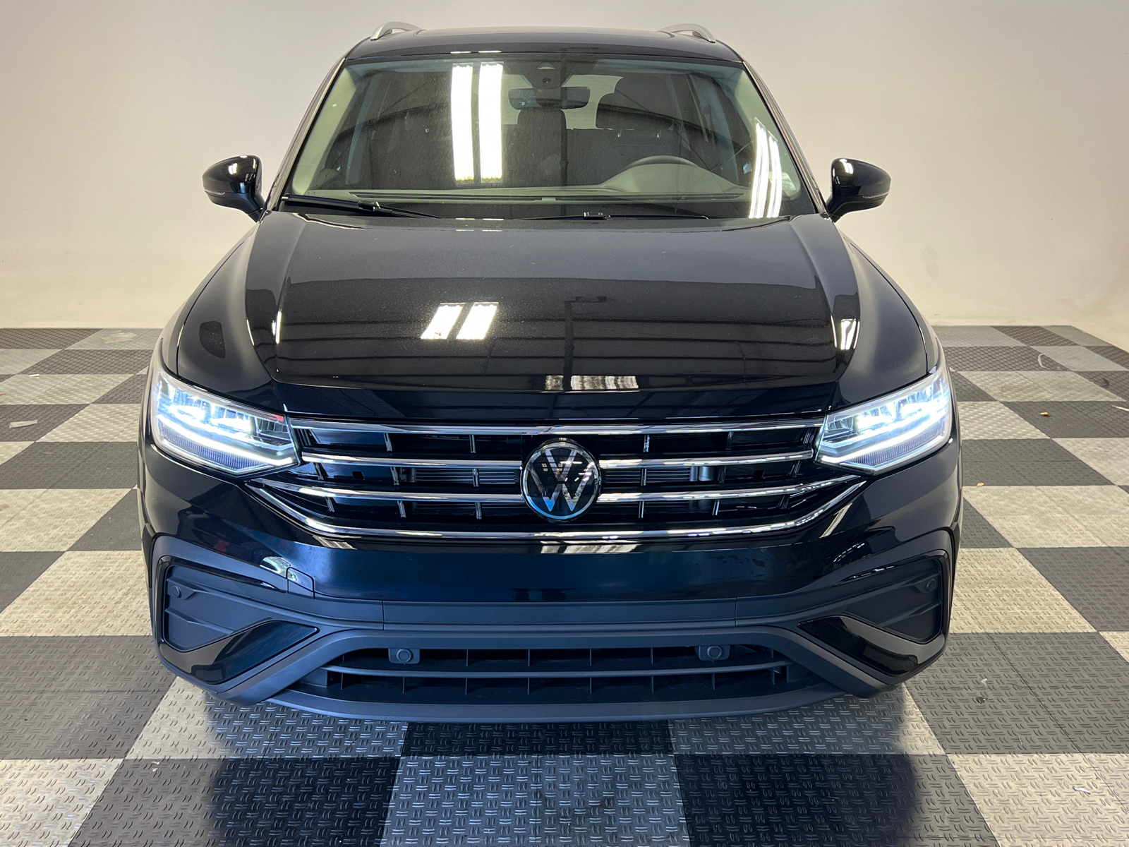 2024 Volkswagen Tiguan 2.0T SE 2