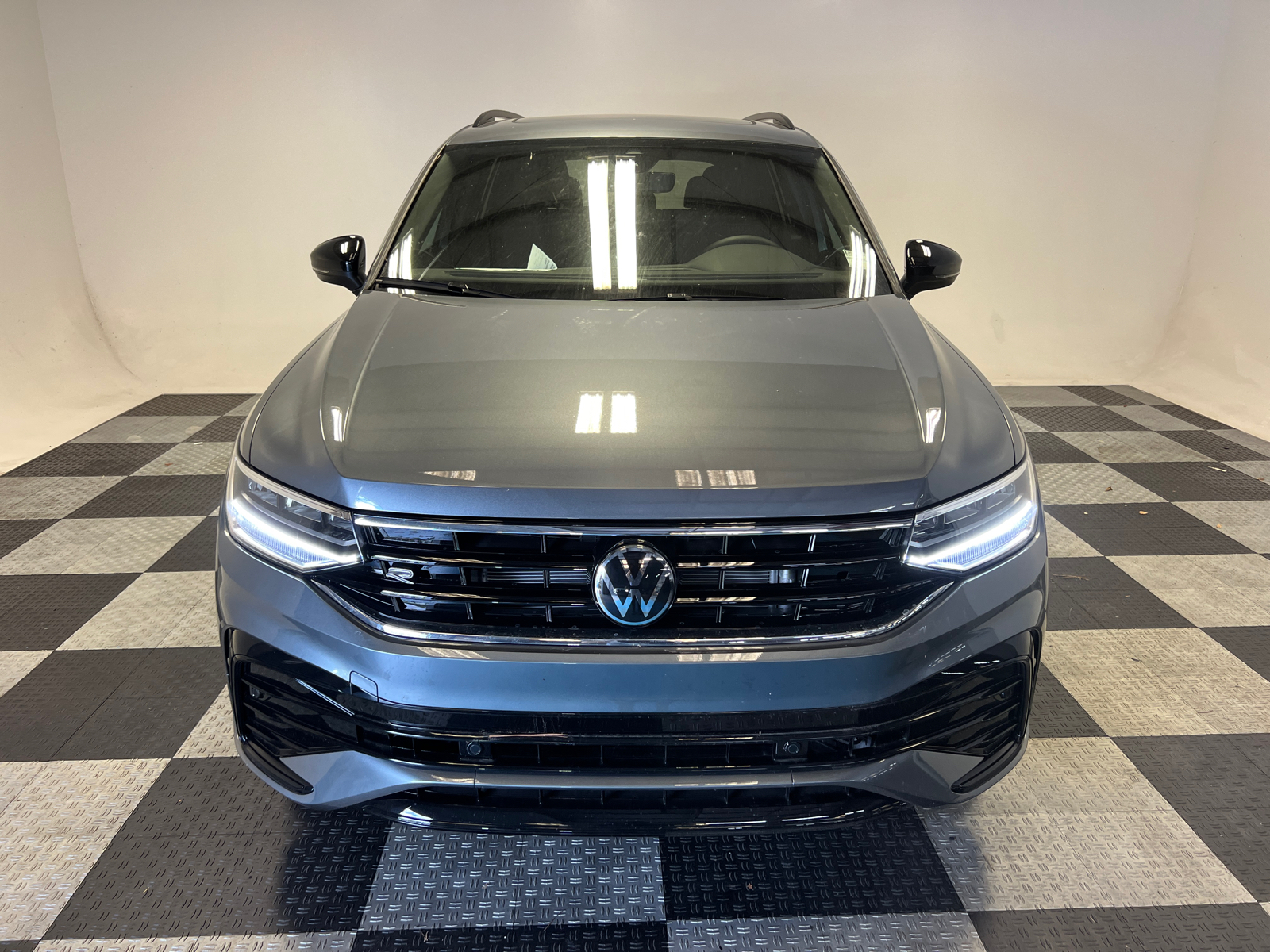 2024 Volkswagen Tiguan 2.0T SE R-Line Black 2