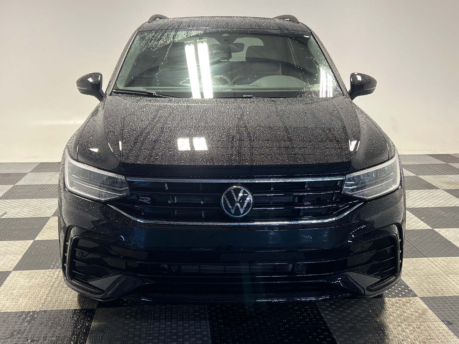 2024 Volkswagen Tiguan 2.0T SE R-Line Black 2