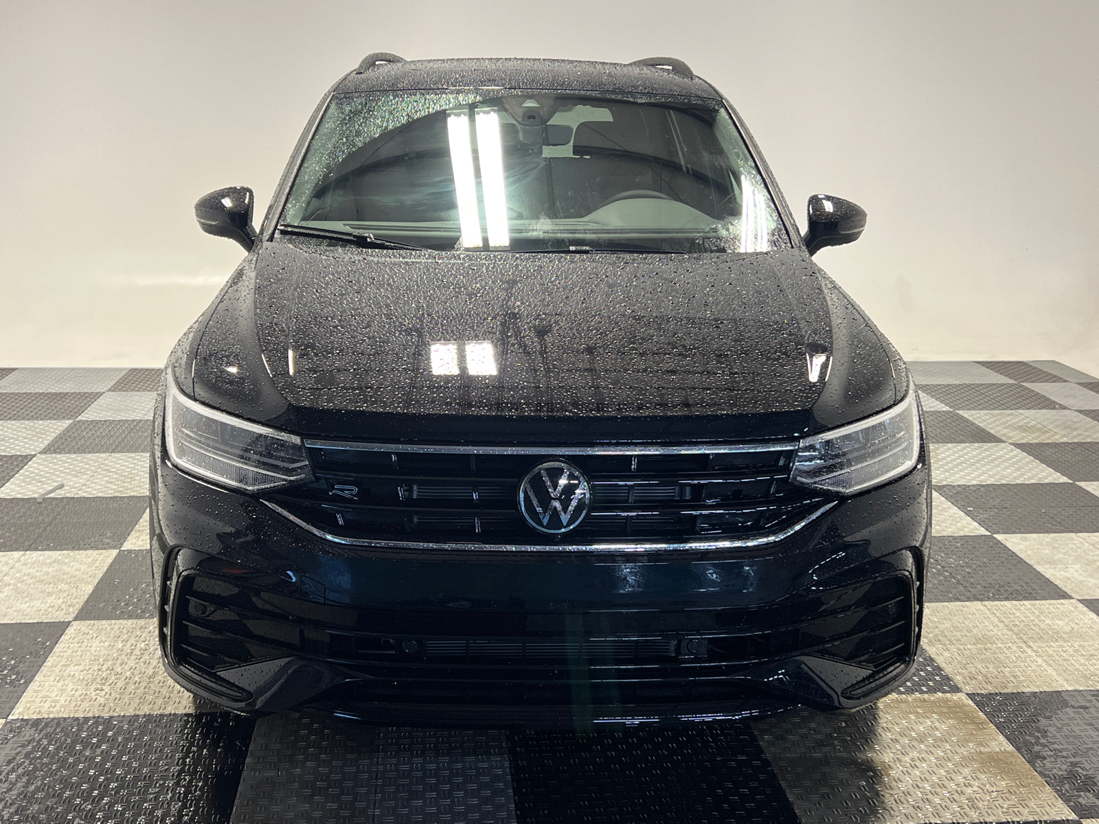 2024 Volkswagen Tiguan 2.0T SE R-Line Black 2