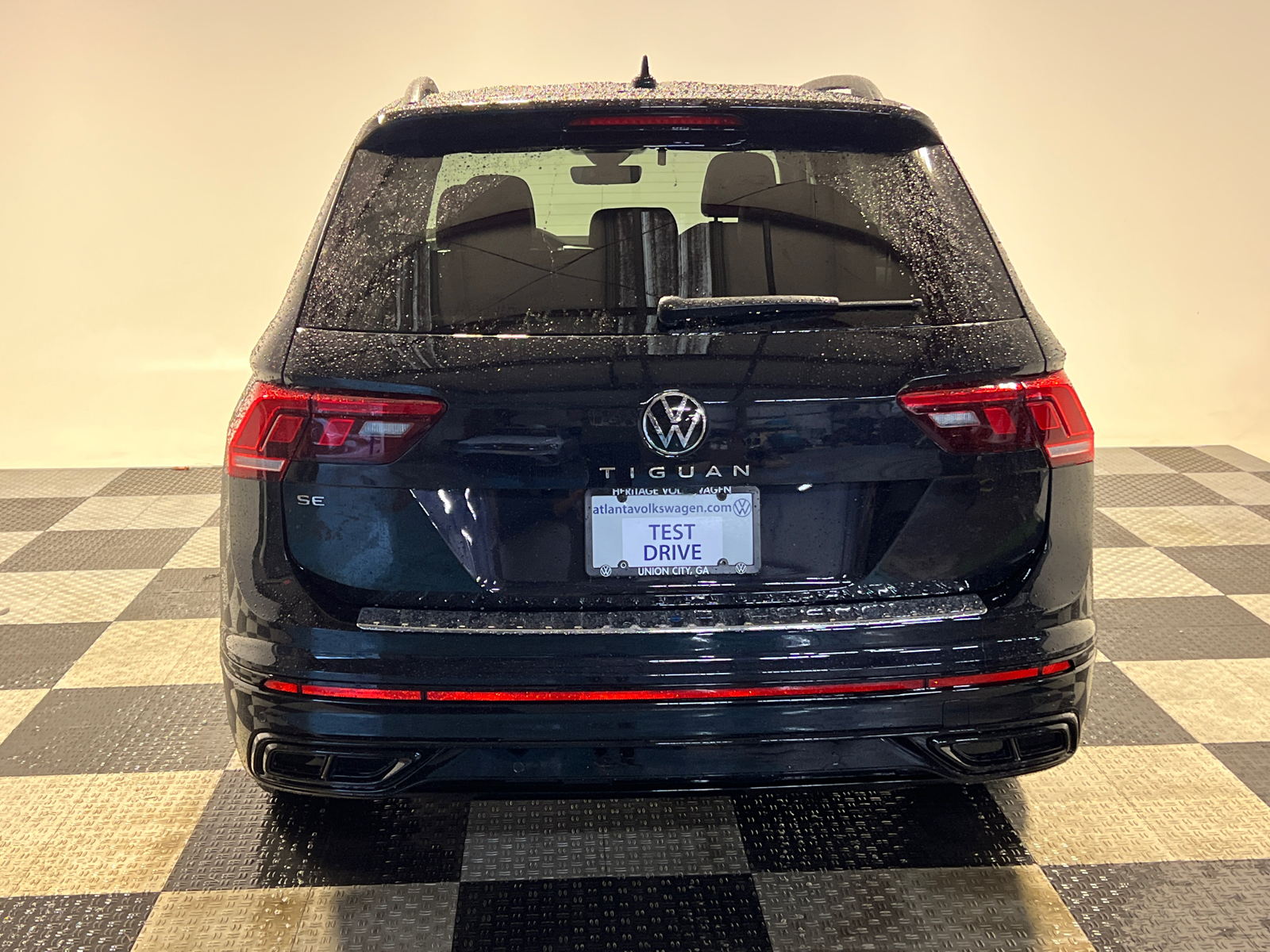 2024 Volkswagen Tiguan 2.0T SE R-Line Black 5