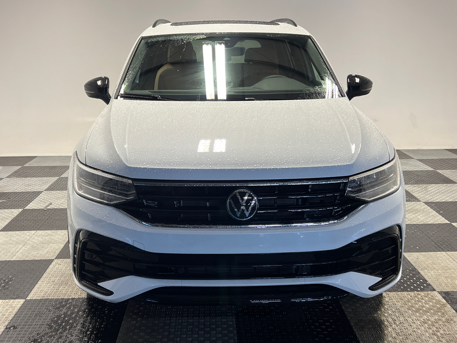 2024 Volkswagen Tiguan 2.0T SE R-Line Black 2