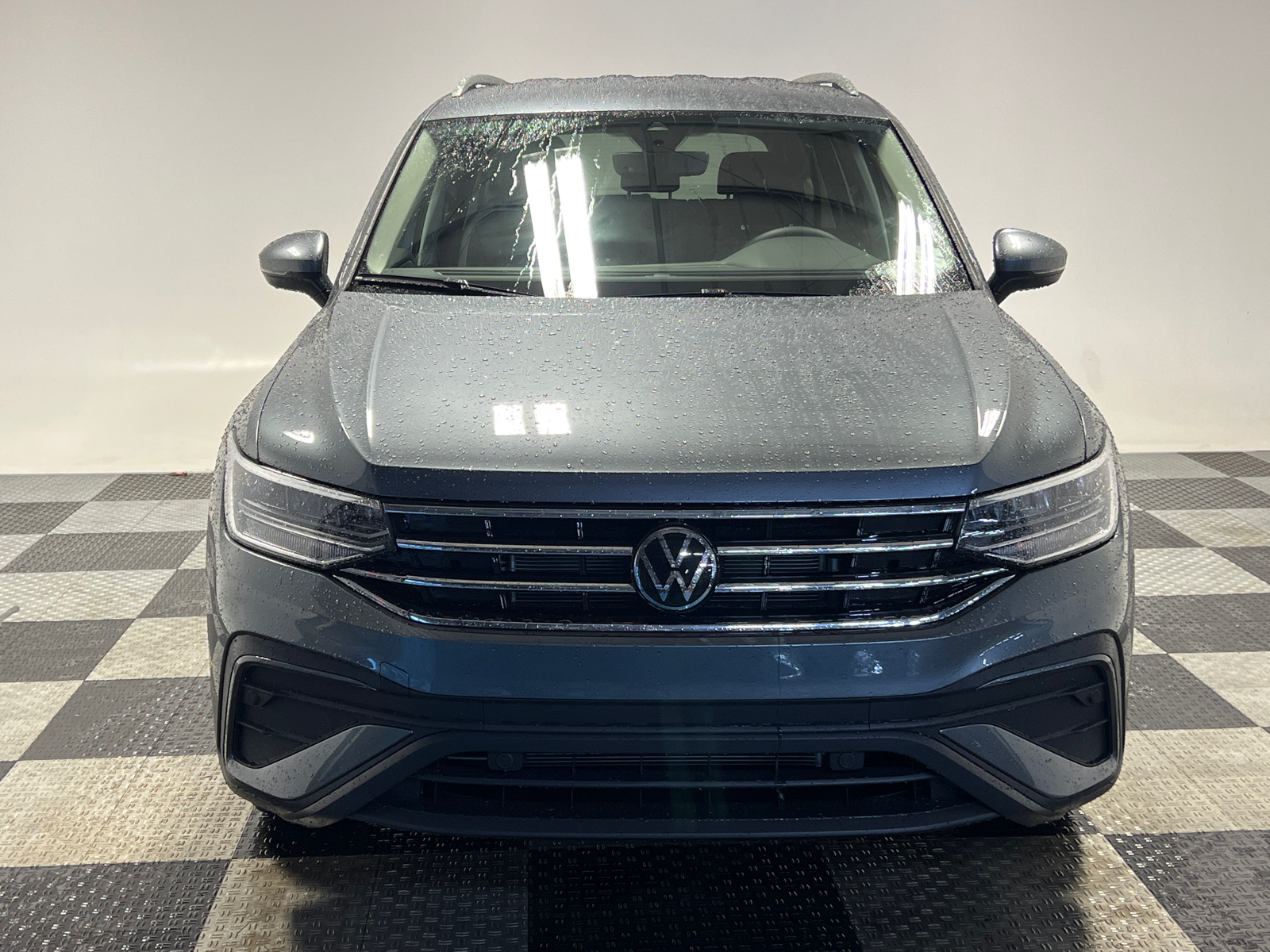 2024 Volkswagen Tiguan 2.0T SE 2