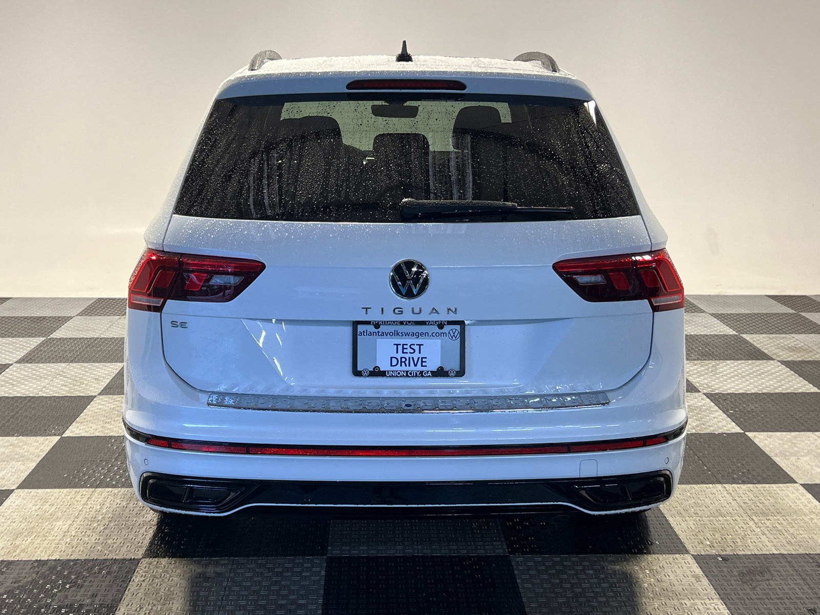 2024 Volkswagen Tiguan 2.0T SE R-Line Black 5