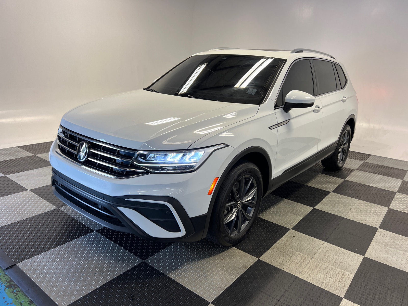 2022 Volkswagen Tiguan 2.0T SE 3