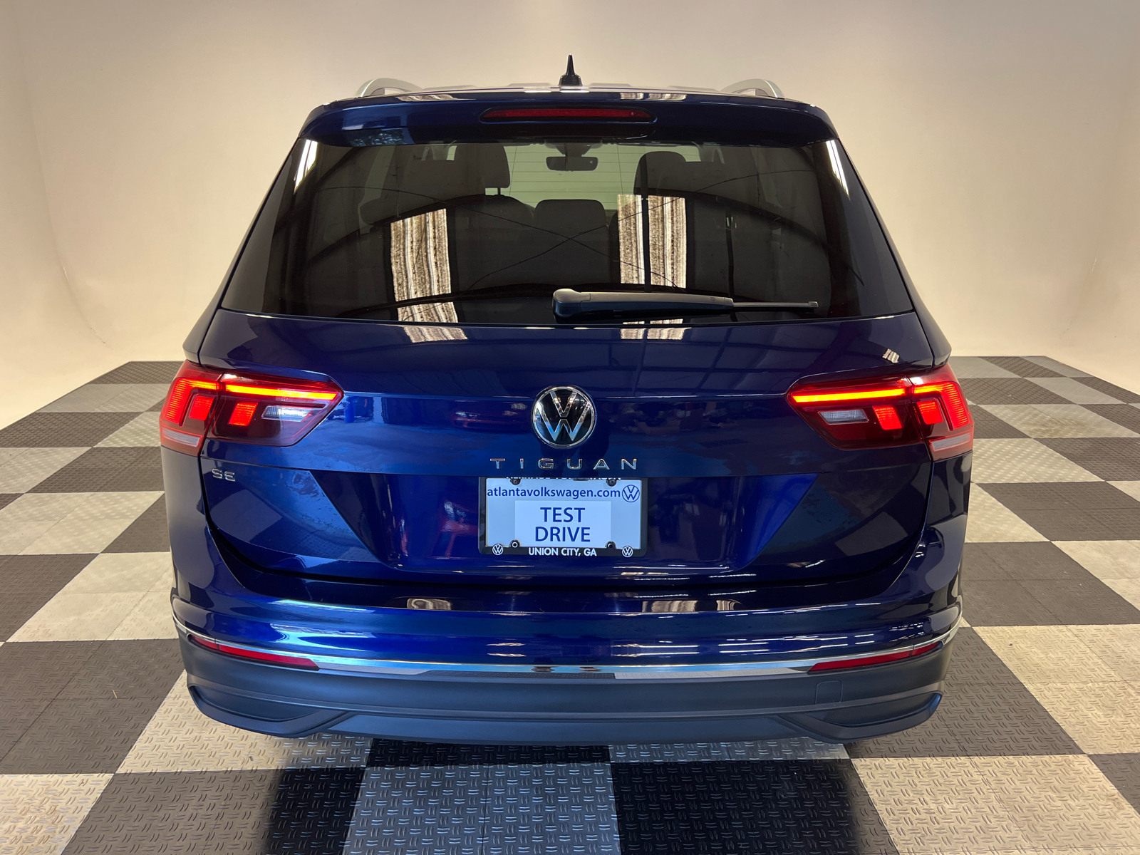 2022 Volkswagen Tiguan 2.0T SE 4