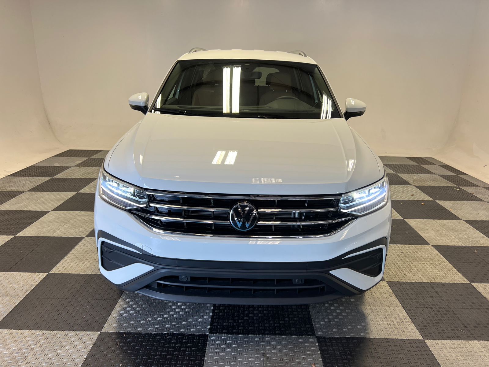 2024 Volkswagen Tiguan 2.0T SE 2