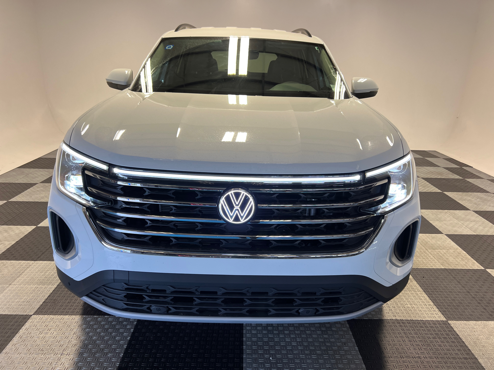 2024 Volkswagen Atlas 2.0T SE w/Technology 2