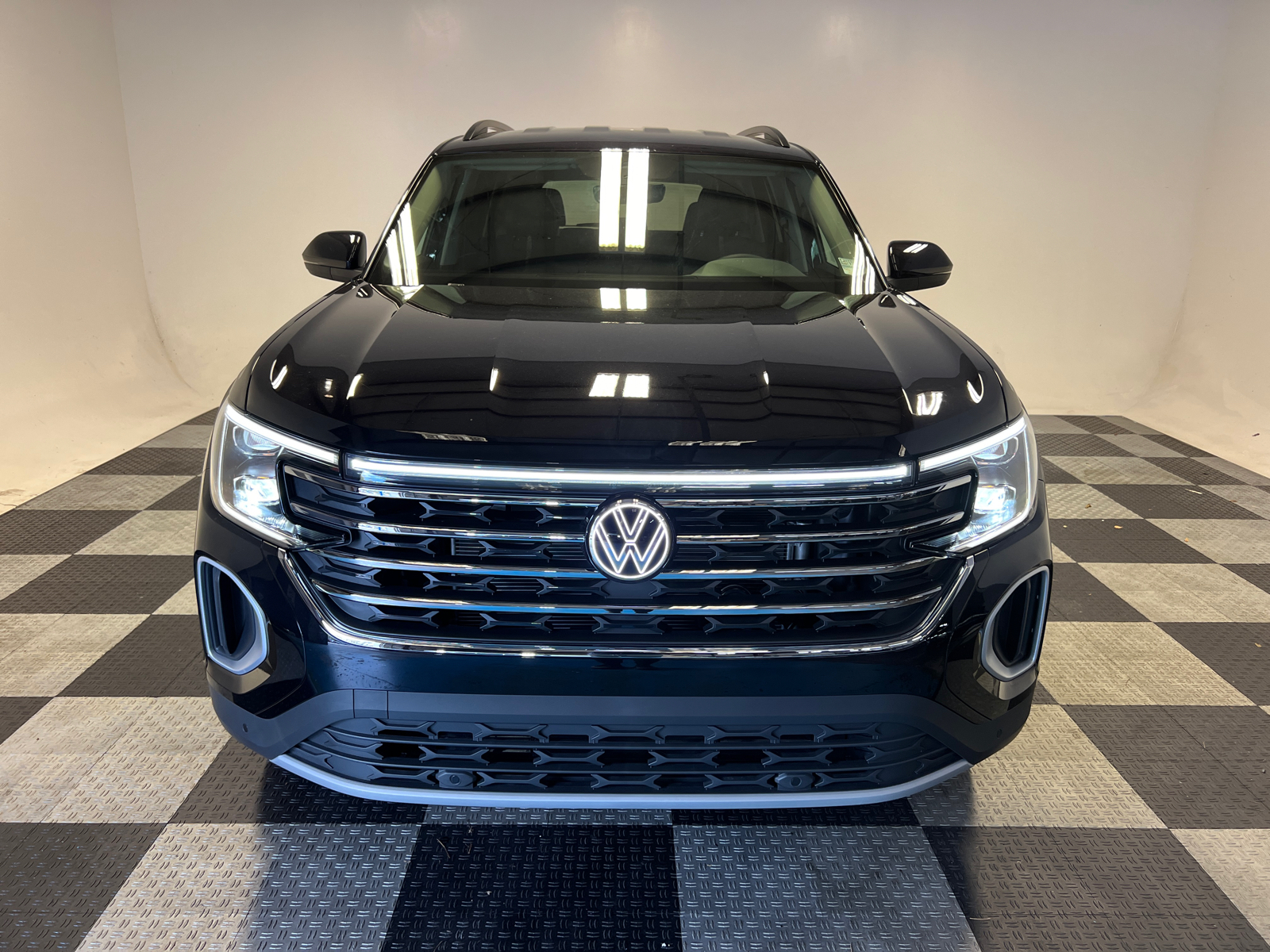 2024 Volkswagen Atlas 2.0T SE w/Technology 2