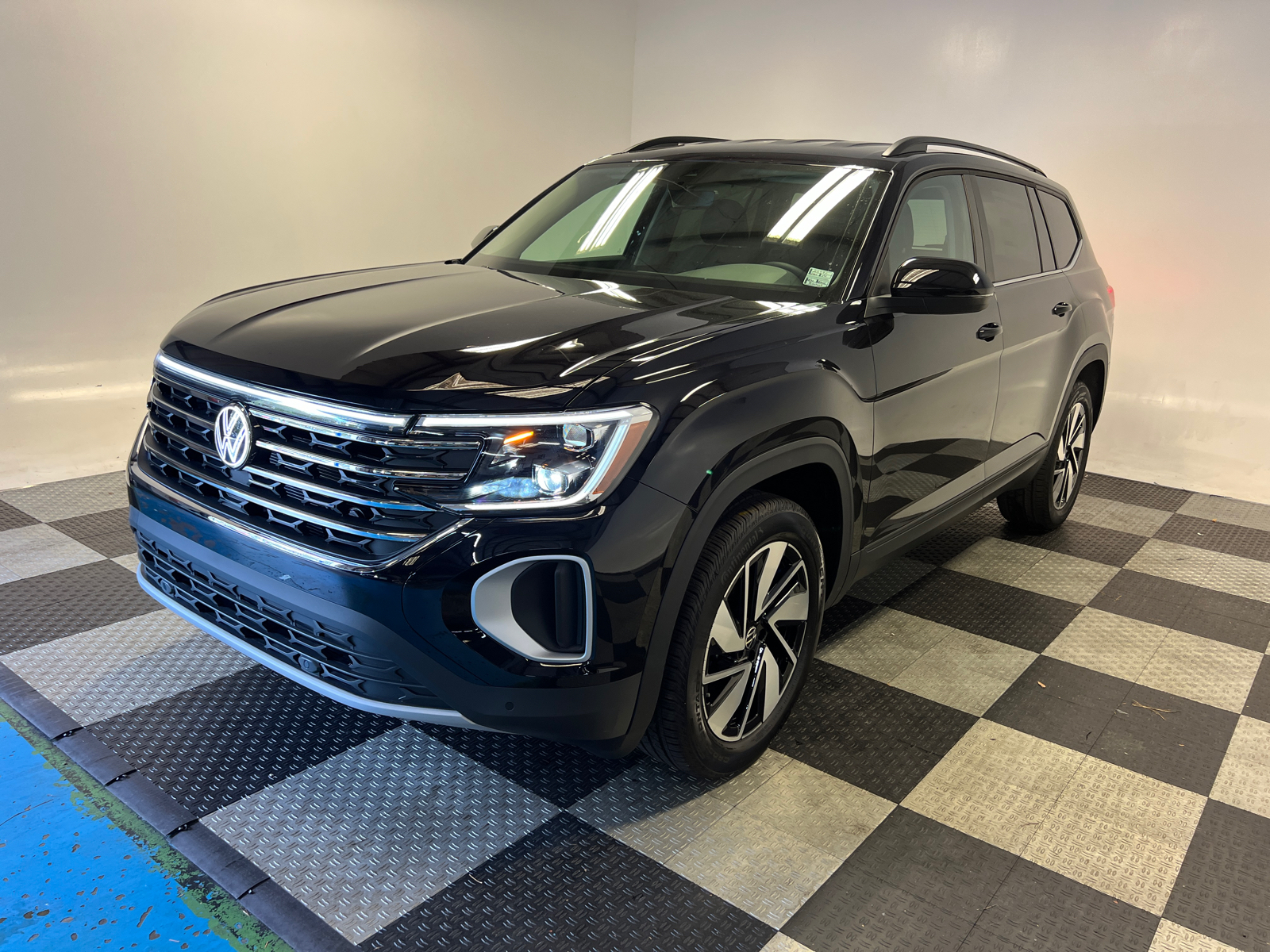 2024 Volkswagen Atlas 2.0T SE w/Technology 3