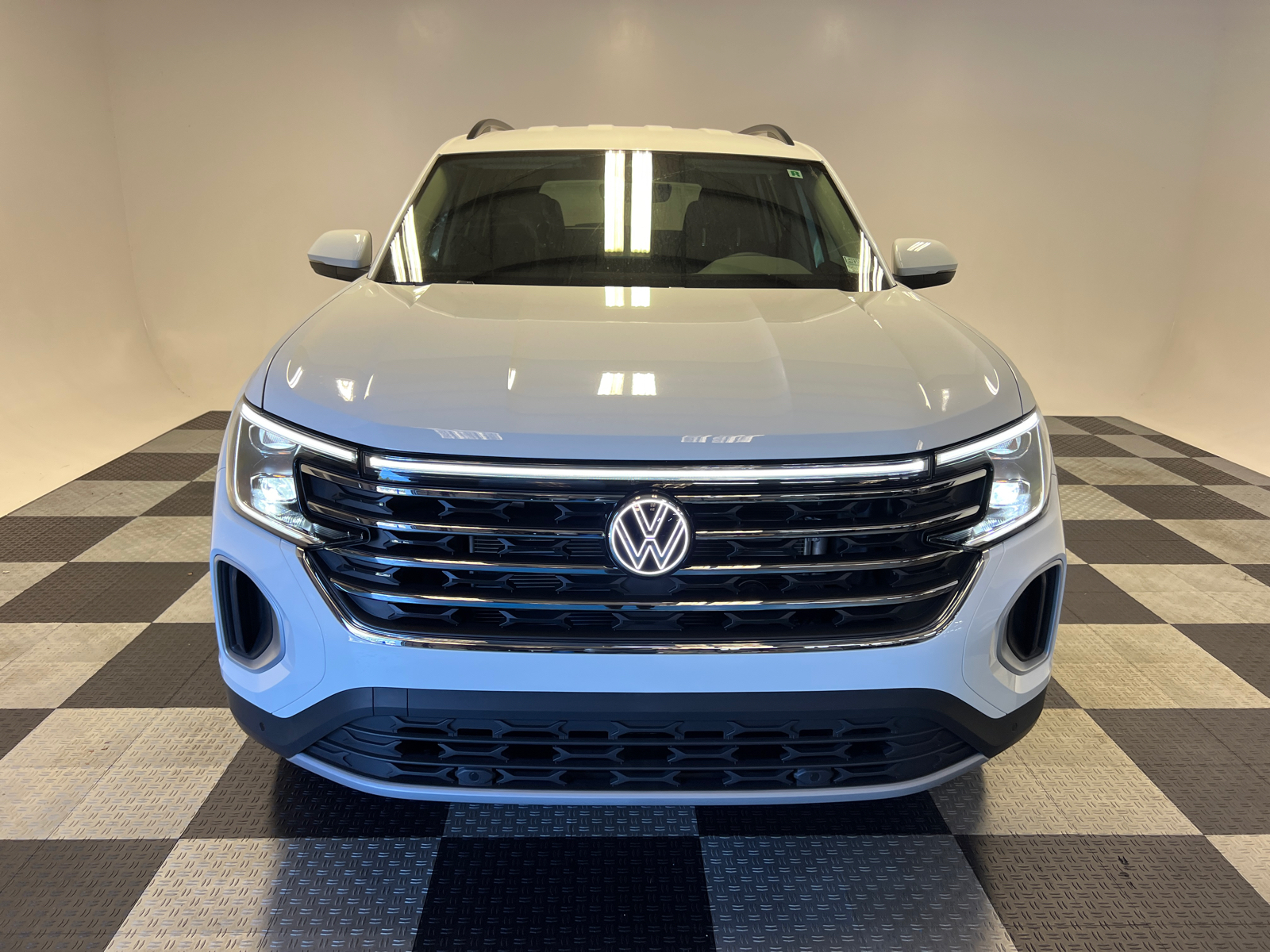 2024 Volkswagen Atlas 2.0T SE w/Technology 2