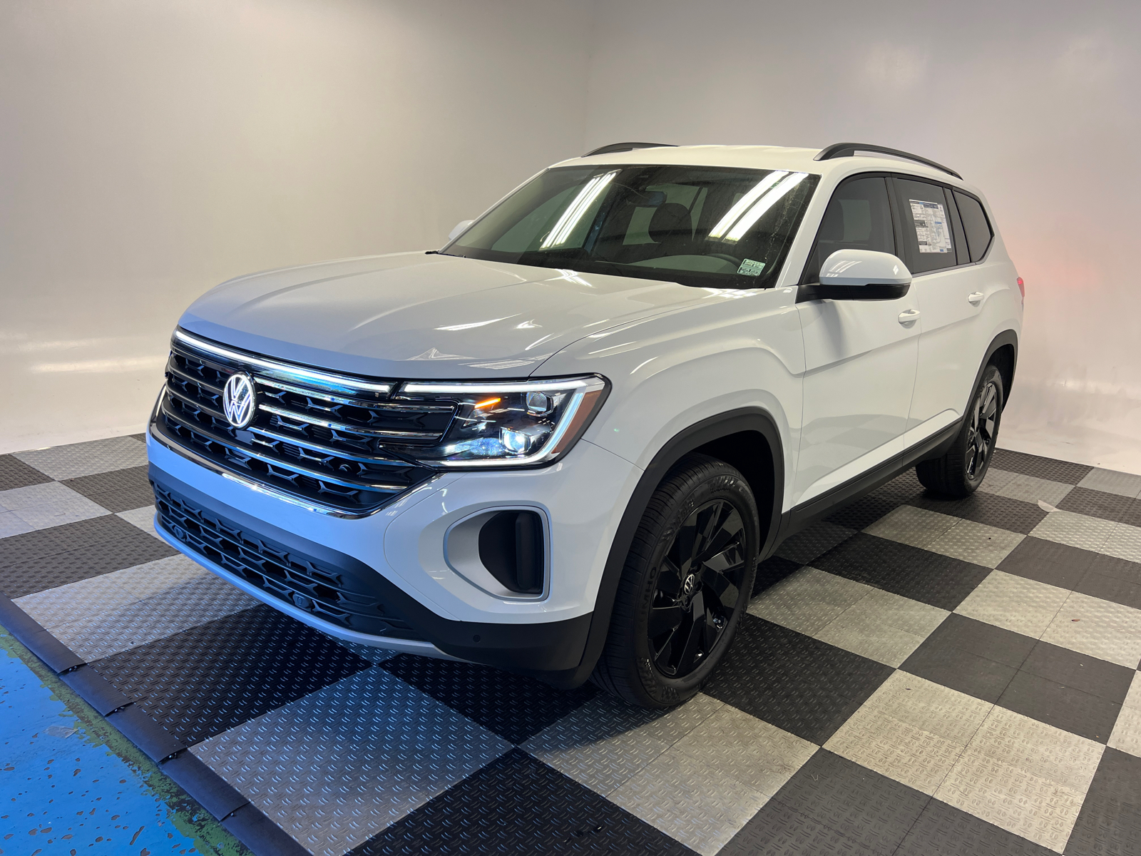 2024 Volkswagen Atlas 2.0T SE w/Technology 3