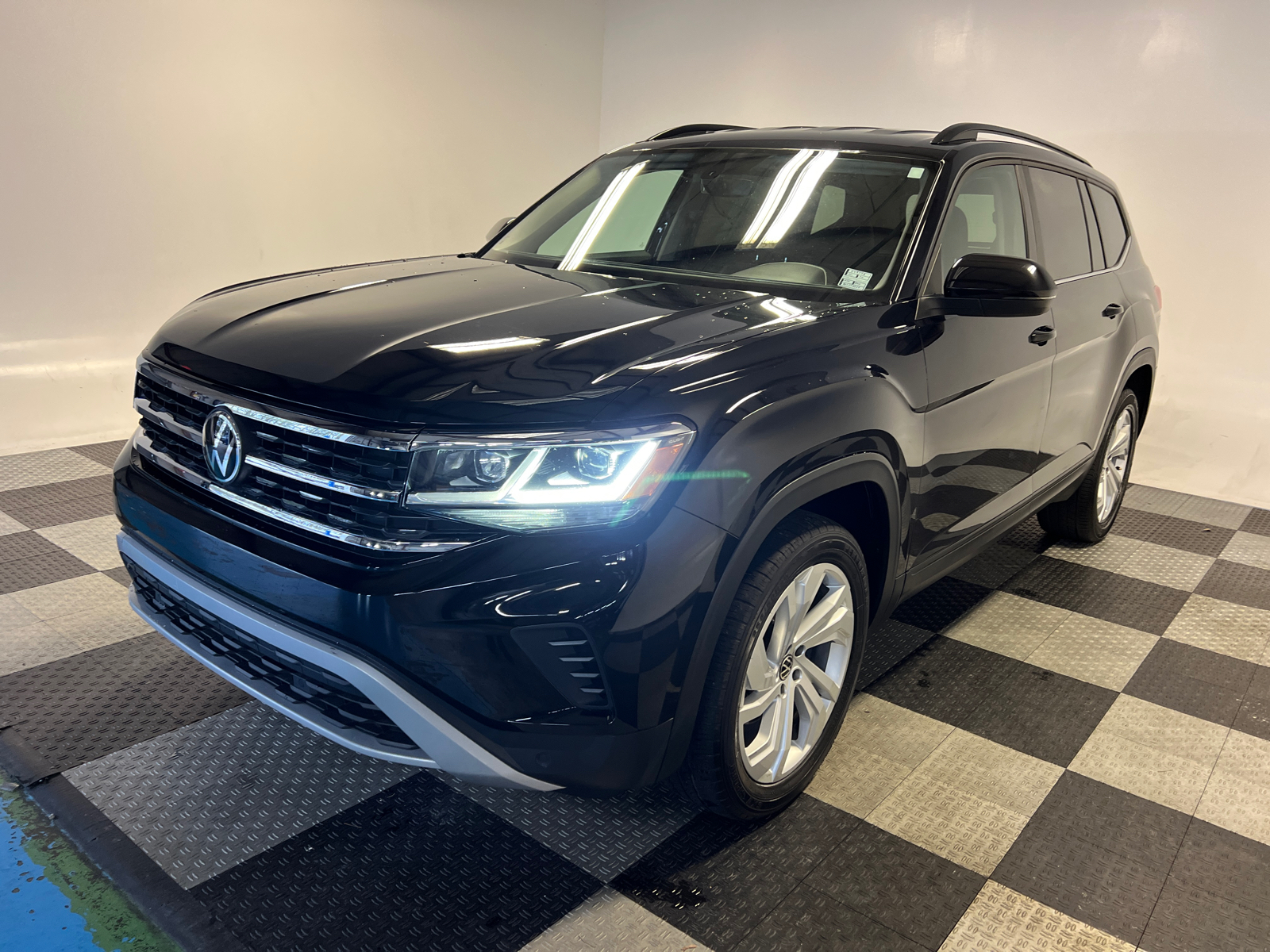 2021 Volkswagen Atlas 3.6L V6 SE w/Technology 3