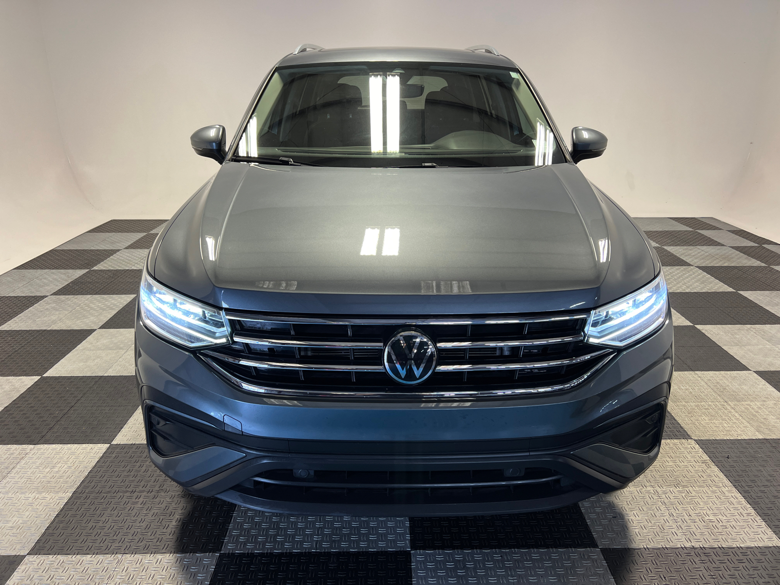 2022 Volkswagen Tiguan 2.0T SE 2