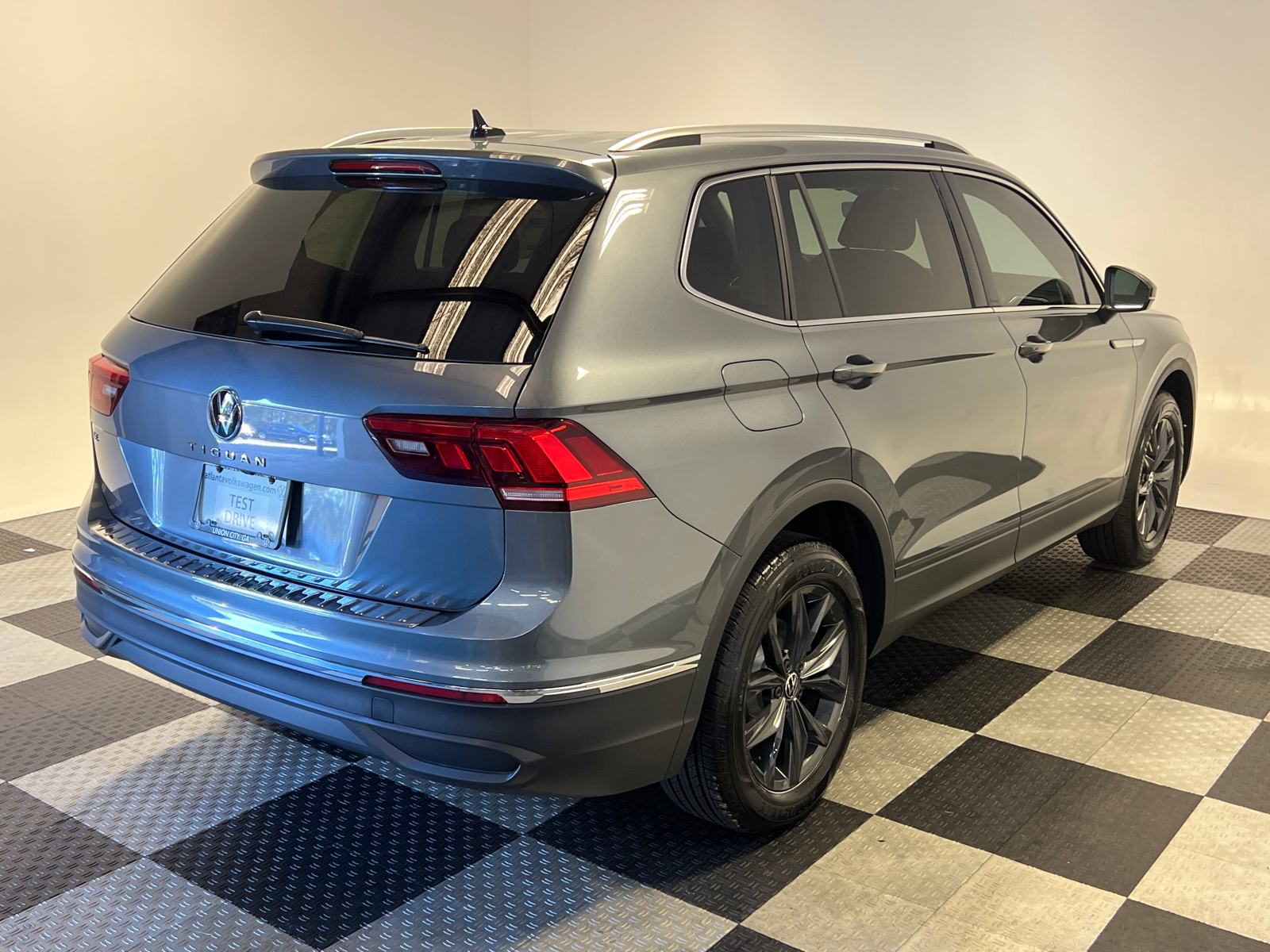 2024 Volkswagen Tiguan 2.0T SE 6