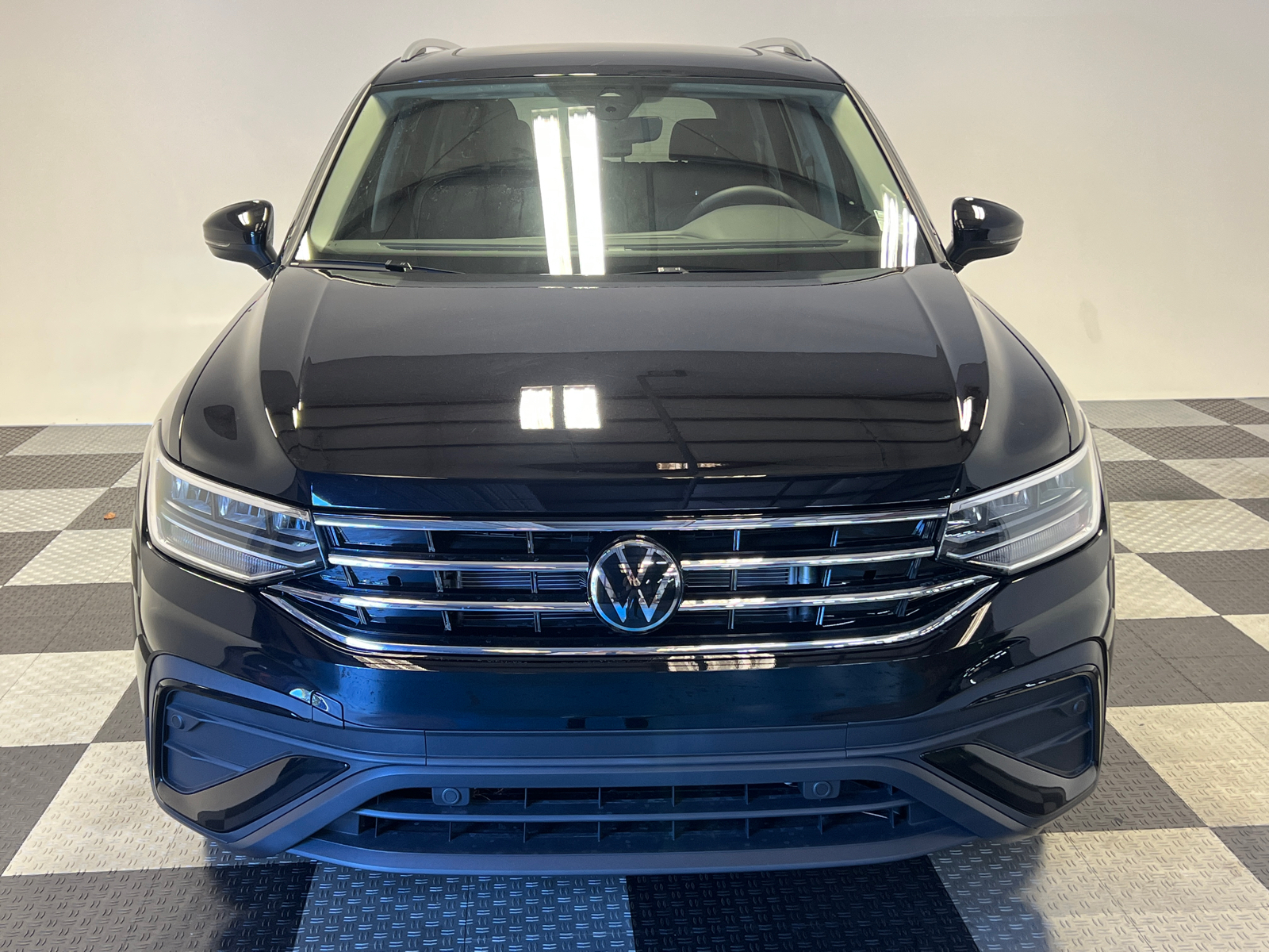 2024 Volkswagen Tiguan 2.0T SE 2