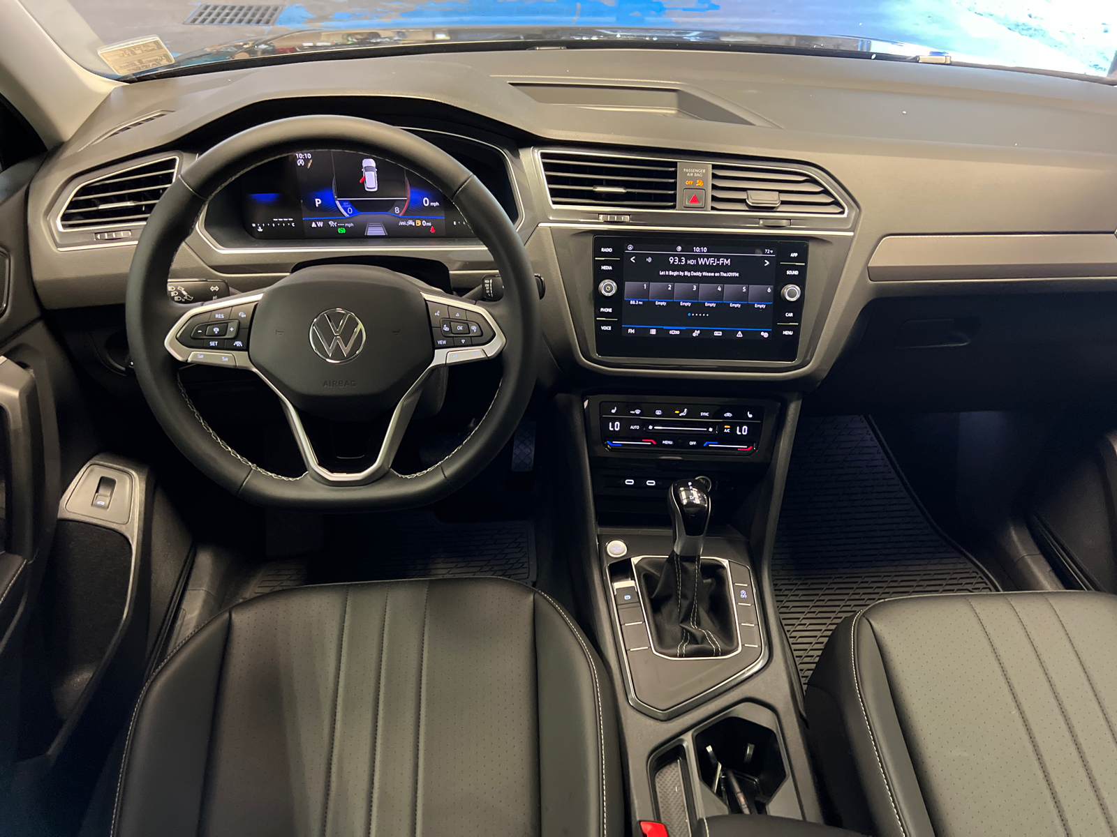 2024 Volkswagen Tiguan 2.0T SE 12