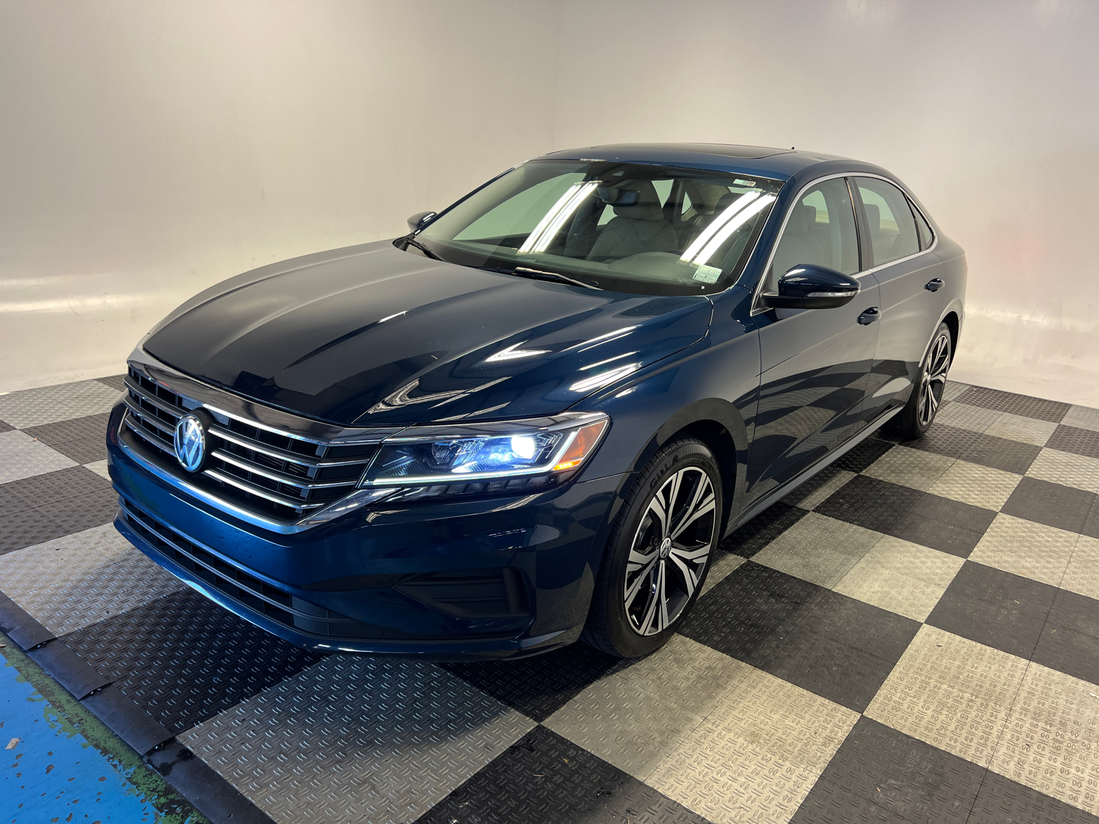 2022 Volkswagen Passat 2.0T SE 3