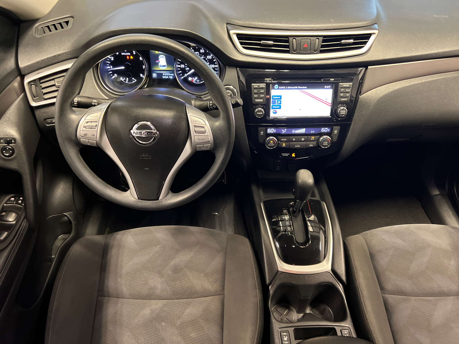 2016 Nissan Rogue SV 19